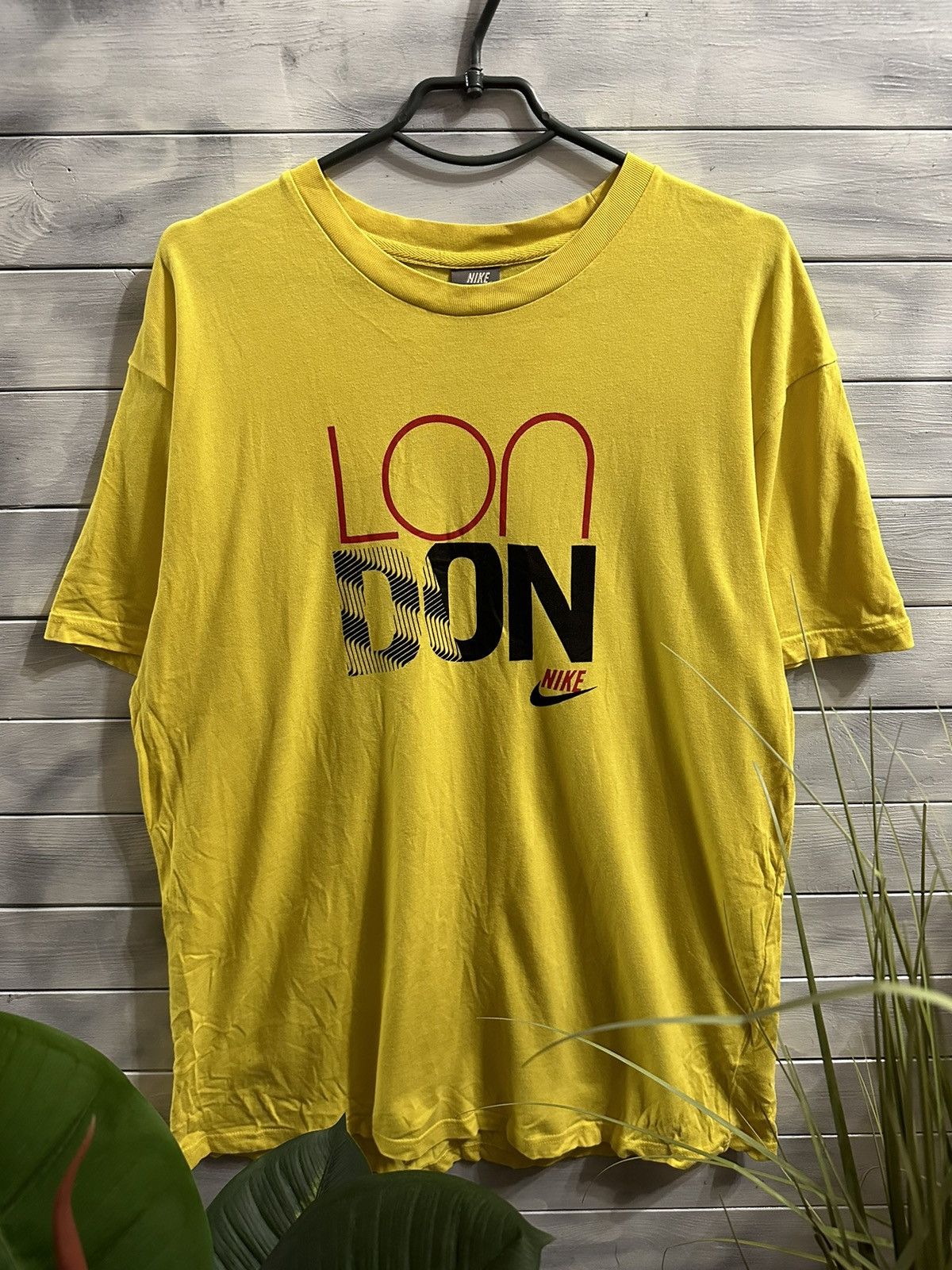 Nike Rare Vintage T-Shirt Nike London Y2K Swoosh drill style Size US XL / EU 56 / 4 - 1 Thumbnail