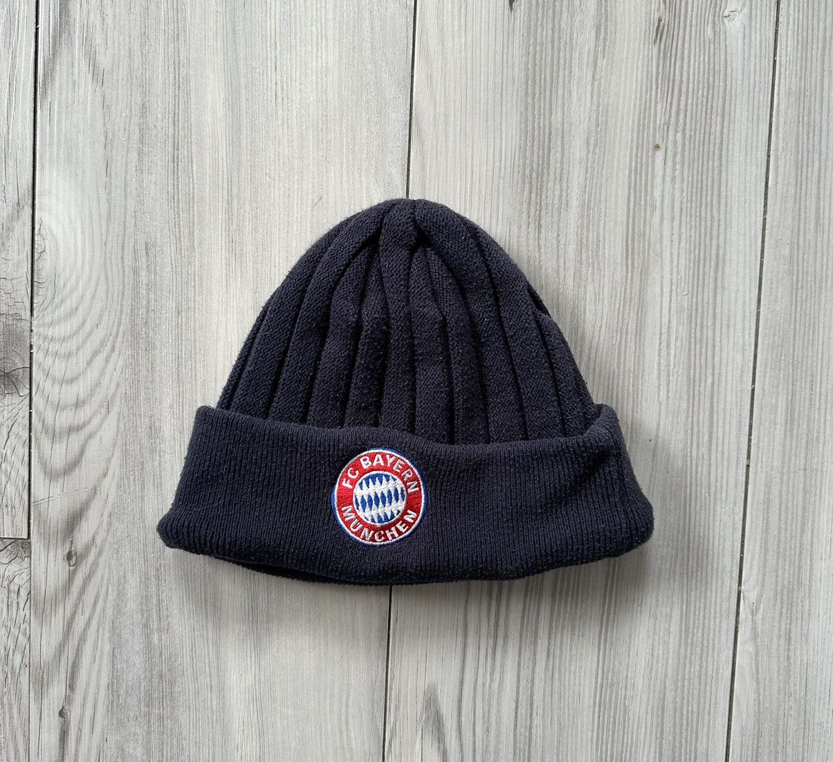 Vintage Vintage Y2K 00s FC Bayern Munchen Toque Beanie Hat Size ONE SIZE - 1 Thumbnail