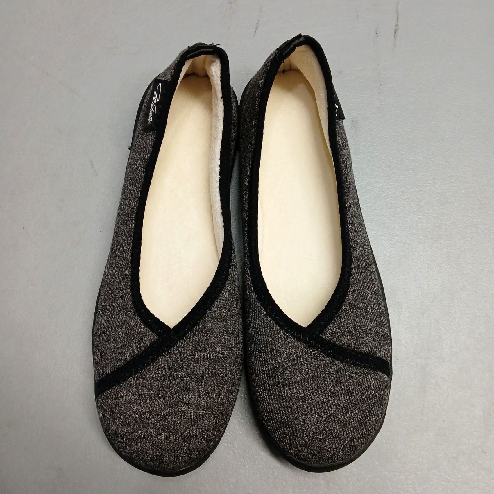 Vintage Wishcotton Womens Size 8 Slippers Black Gray Casual Knit Slip-On Comfort Shoes Size ONE SIZE - 6 Thumbnail