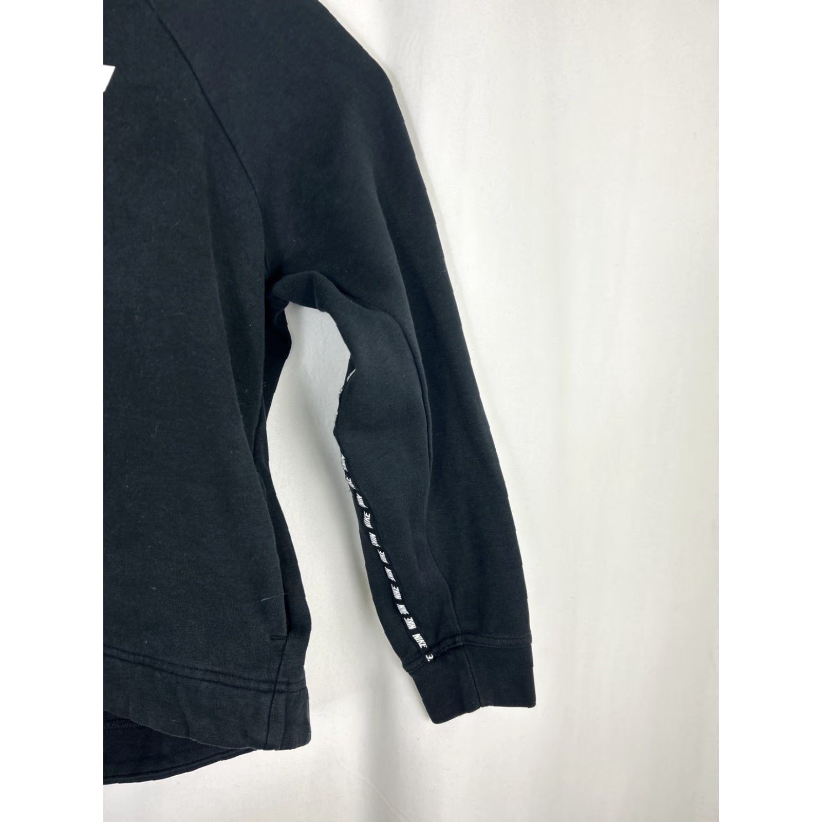 Nike WOMEN Nike NSW AV15 CREW Sweatshirt L Black Multicolor Pullover Crewneck Long Sleeve Activewear Women Mens? Size L / US 10 / IT 46 - 4 Thumbnail