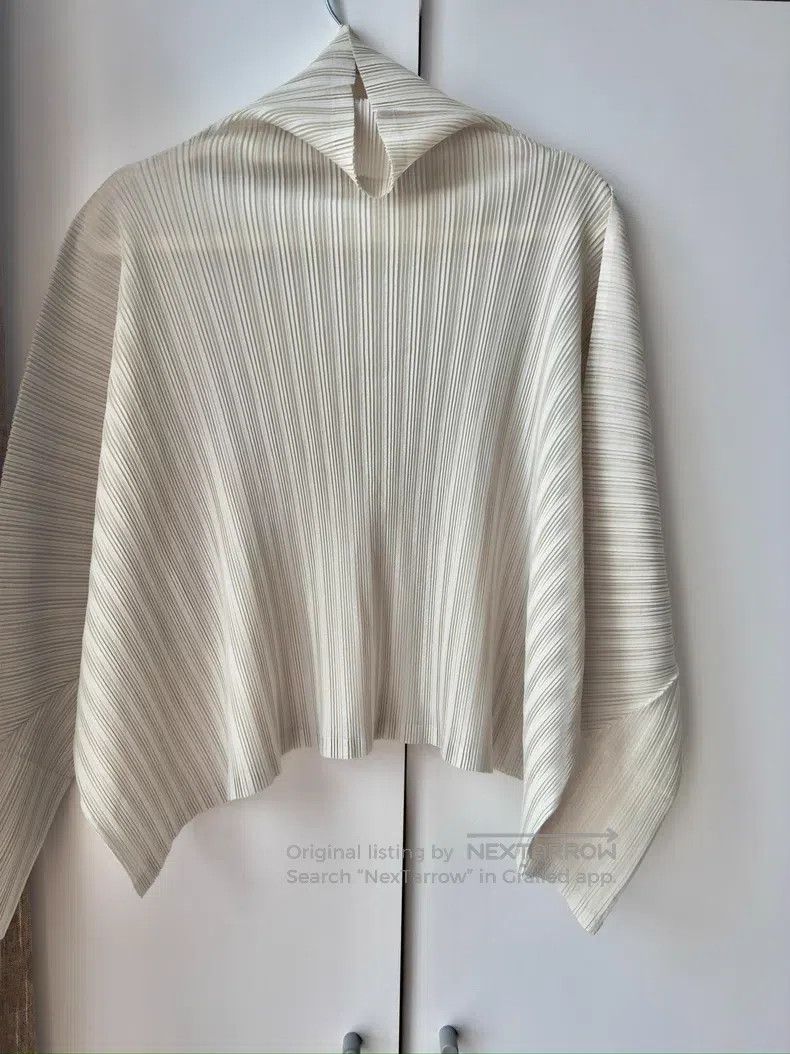 Issey Miyake Issey Miyake Beige Long Sleeve Top Size M / US 6-8 / IT 42-44 - 1 Thumbnail