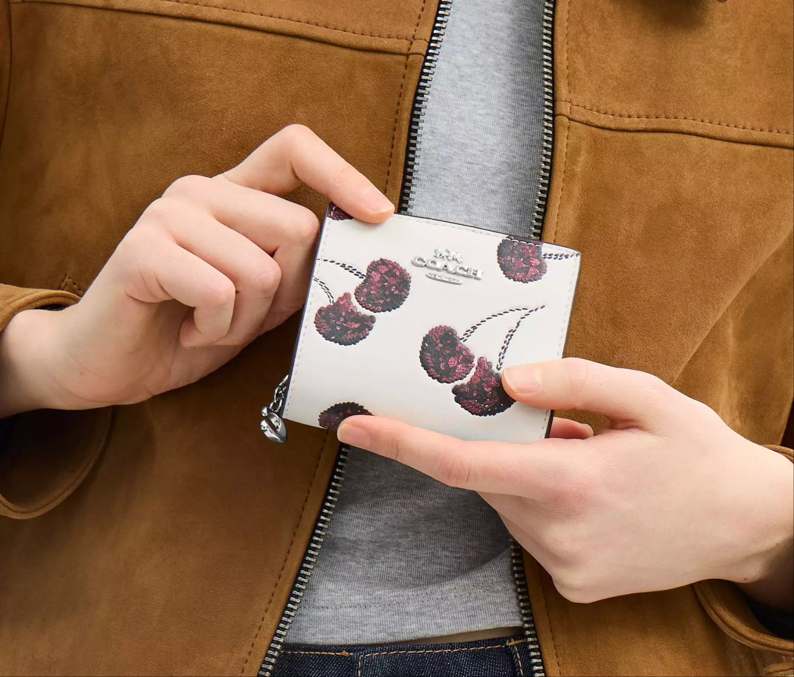 Coach Snap Wallet With Cherry Print CDF19 Size ONE SIZE - 9 Thumbnail
