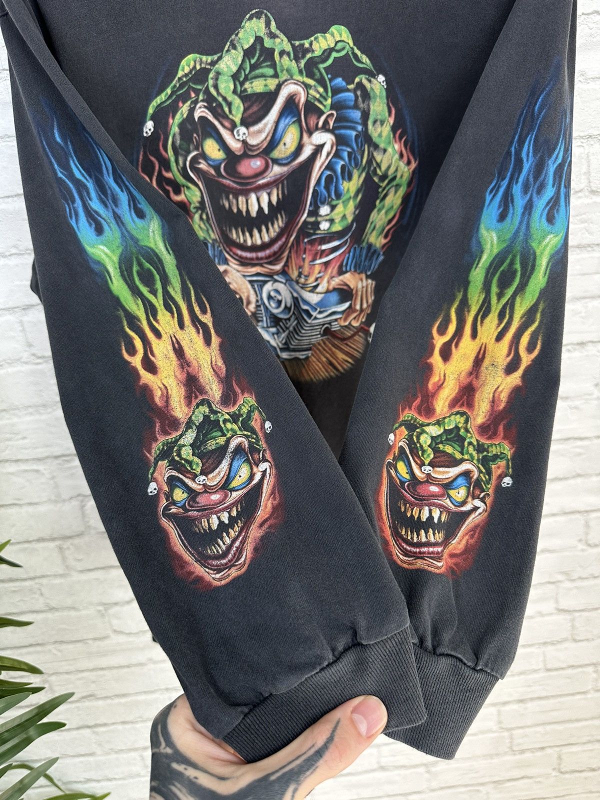 Vintage (L) THRASHED DEMENTED CLOWN Faded Vintage Longsleeve Tee Size US L / EU 52-54 / 3 - 7 Thumbnail