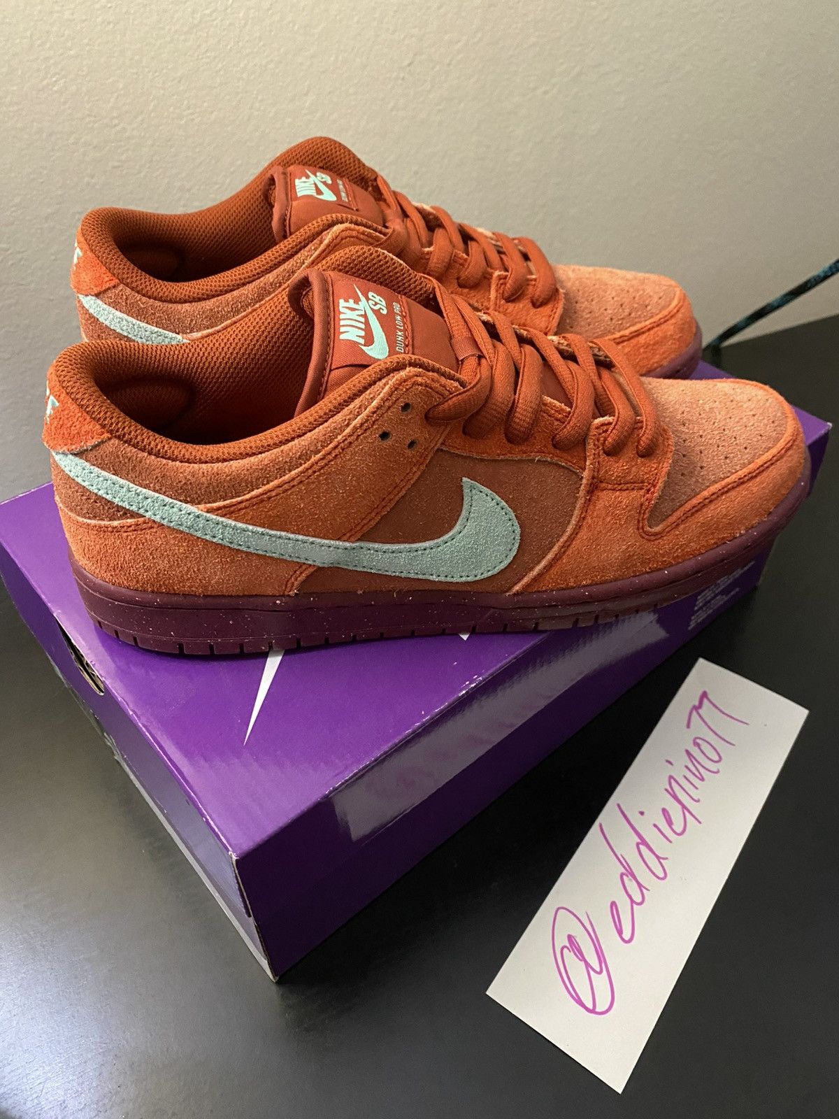 Nike Nike SB Dunk Low PRM (MYSTIC RED) Size US 8.5 / EU 41-42 - 4 Thumbnail