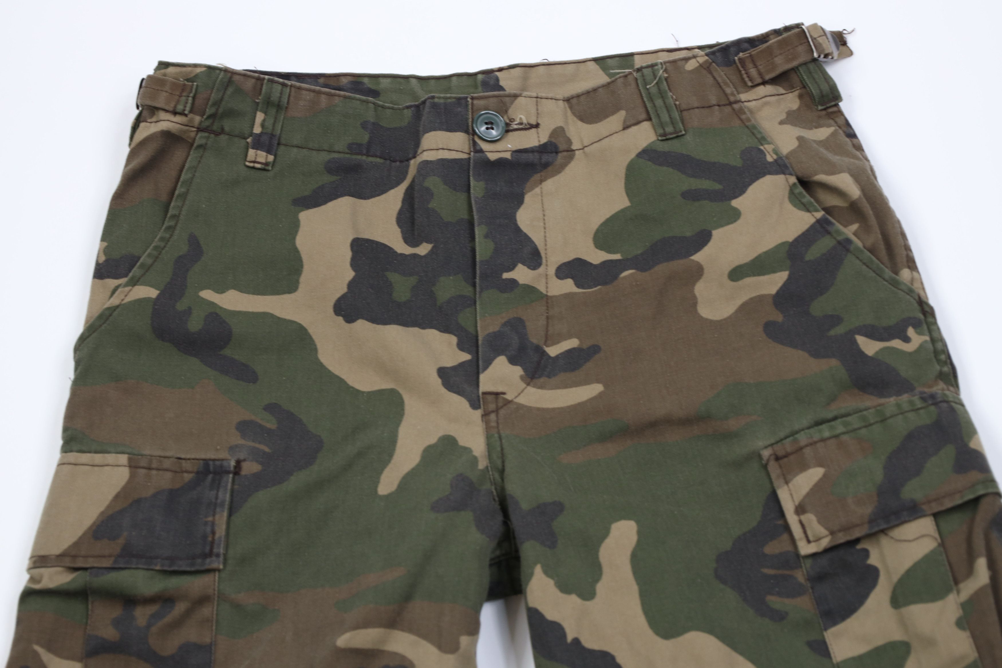 Winchester Vintage 90s Winchester Knee Wide Leg Camouflage Cargo Pants Size US 34 / EU 50 - 2 Thumbnail