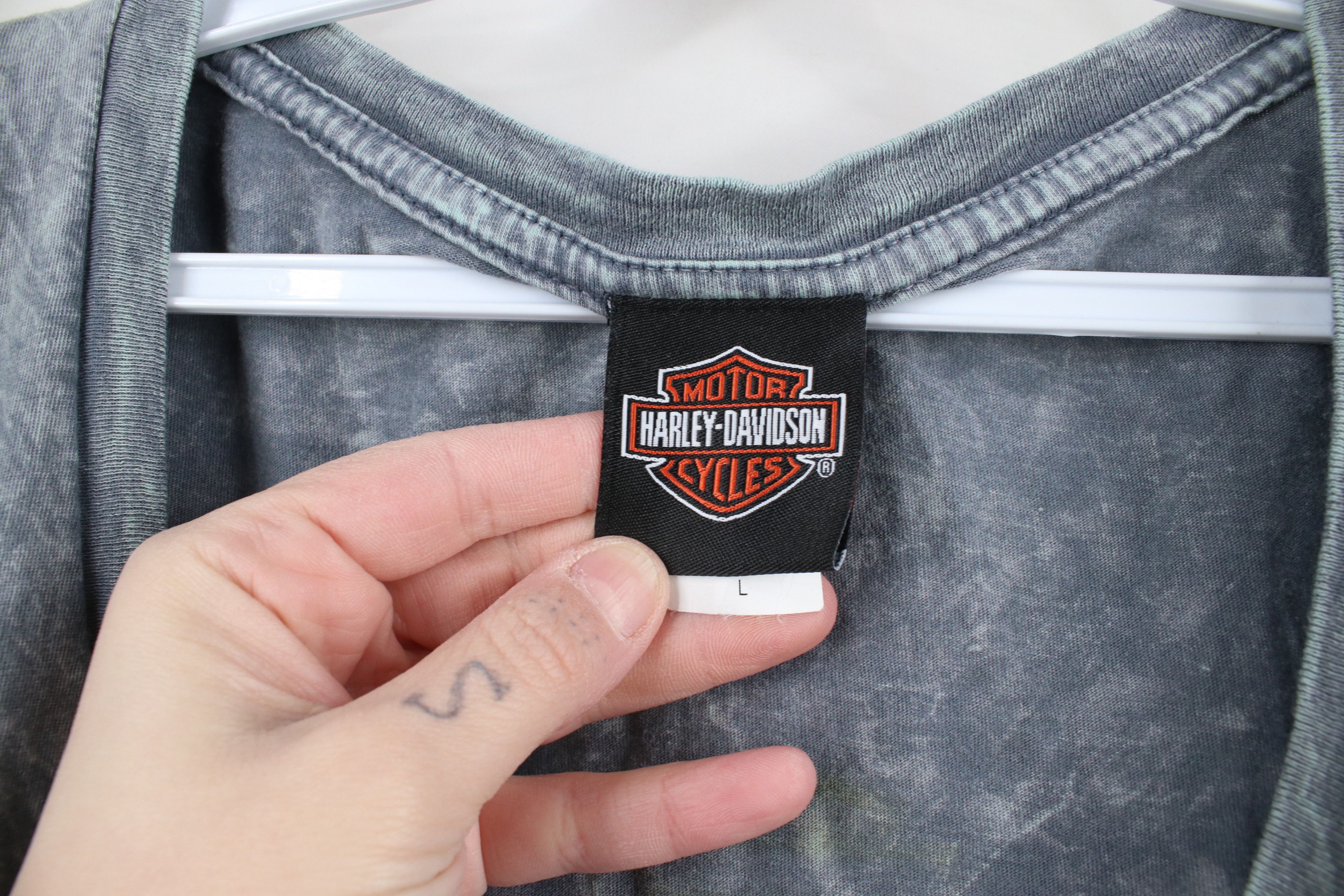 Harley Davidson × Vintage Vintage Y2K Harley Davidson Spell Acid Wash V-Neck T-Shirt Size L / US 10 / IT 46 - 7 Thumbnail