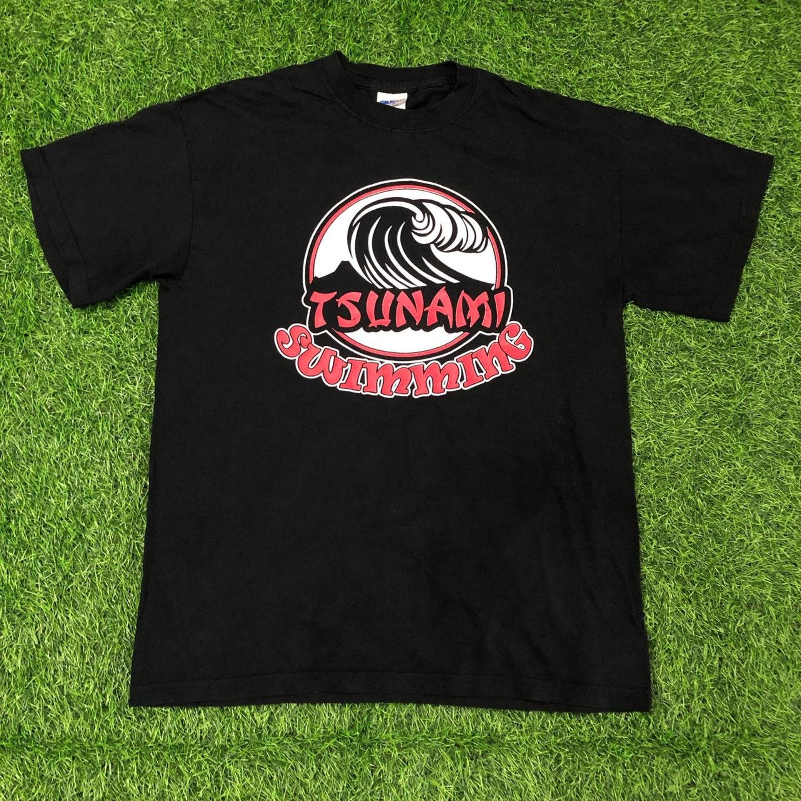 Gildan Men’s Black ‘Tsunami Swimming’ Graphic Tee Size US M / EU 48-50 / 2 - 1 Thumbnail