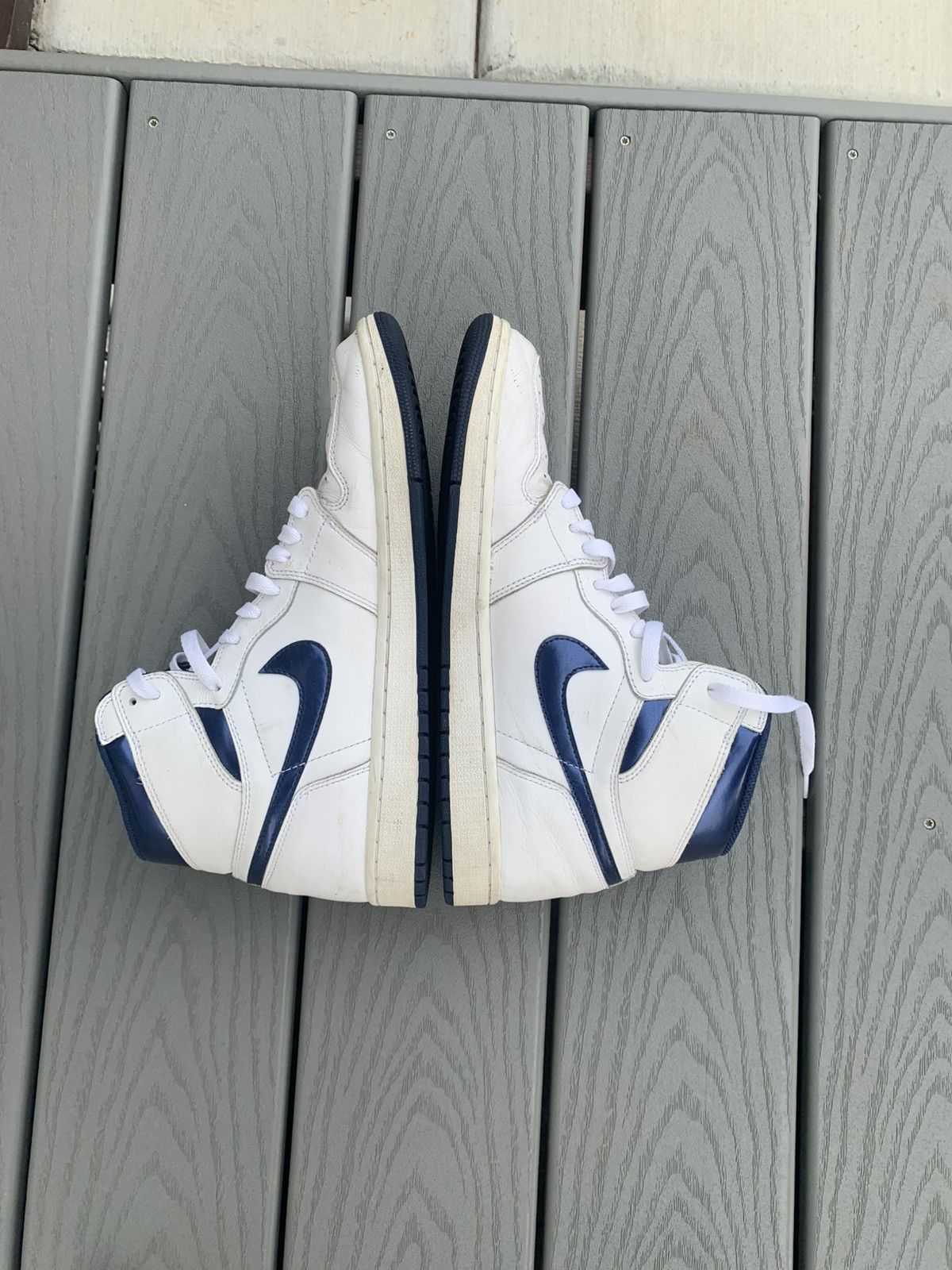 Jordan Brand Air Jordan 1 Retro High OG Metallic Navy 2016 Size US 11 / EU 44 - 4 Thumbnail
