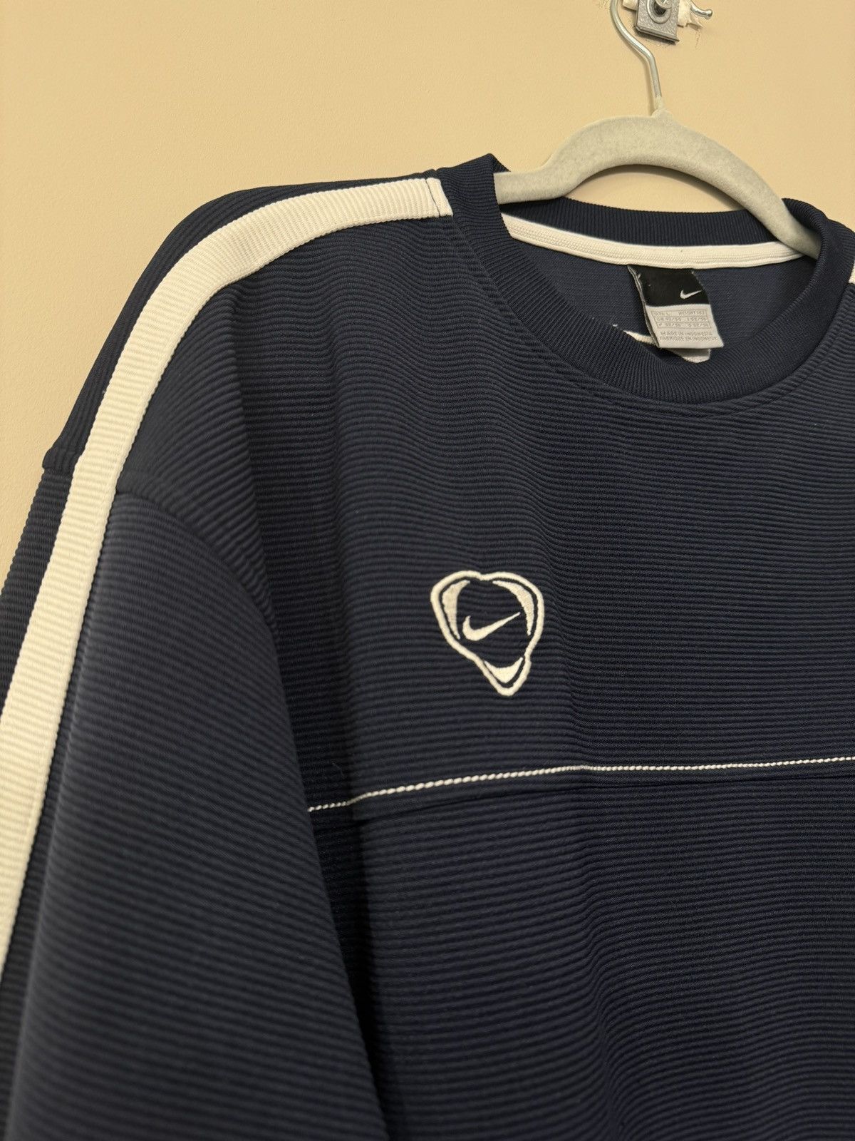 Nike Nike vintage sweatshirt rare with logo 90s y2k 00s Size US L / EU 52-54 / 3 - 3 Thumbnail