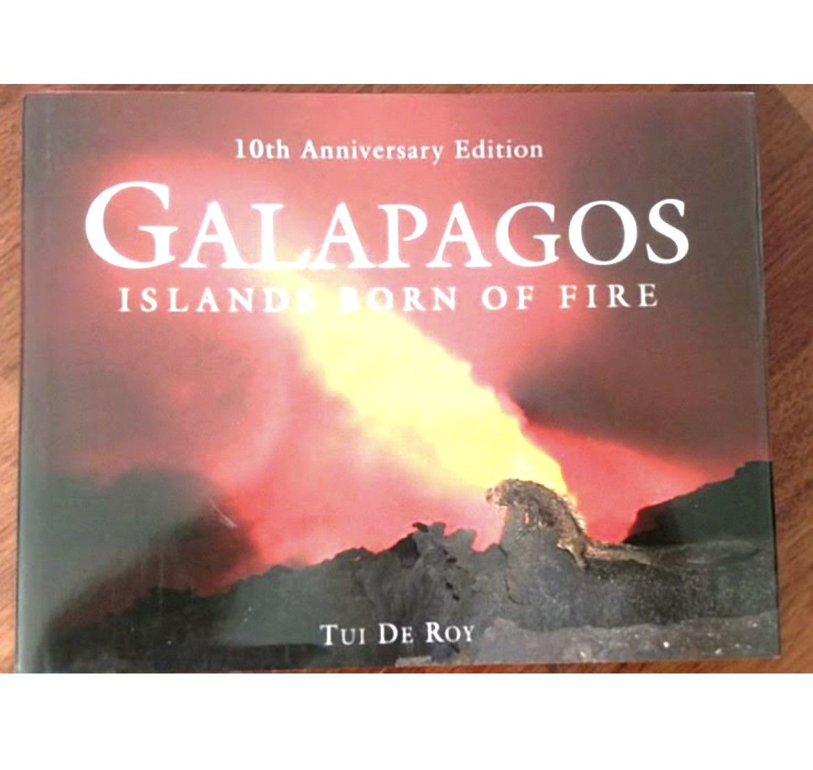 Other NEW Galapagos: Islands Born of Fire - Lim.Edition RRP $81.95 Size ONE SIZE - 1 Thumbnail