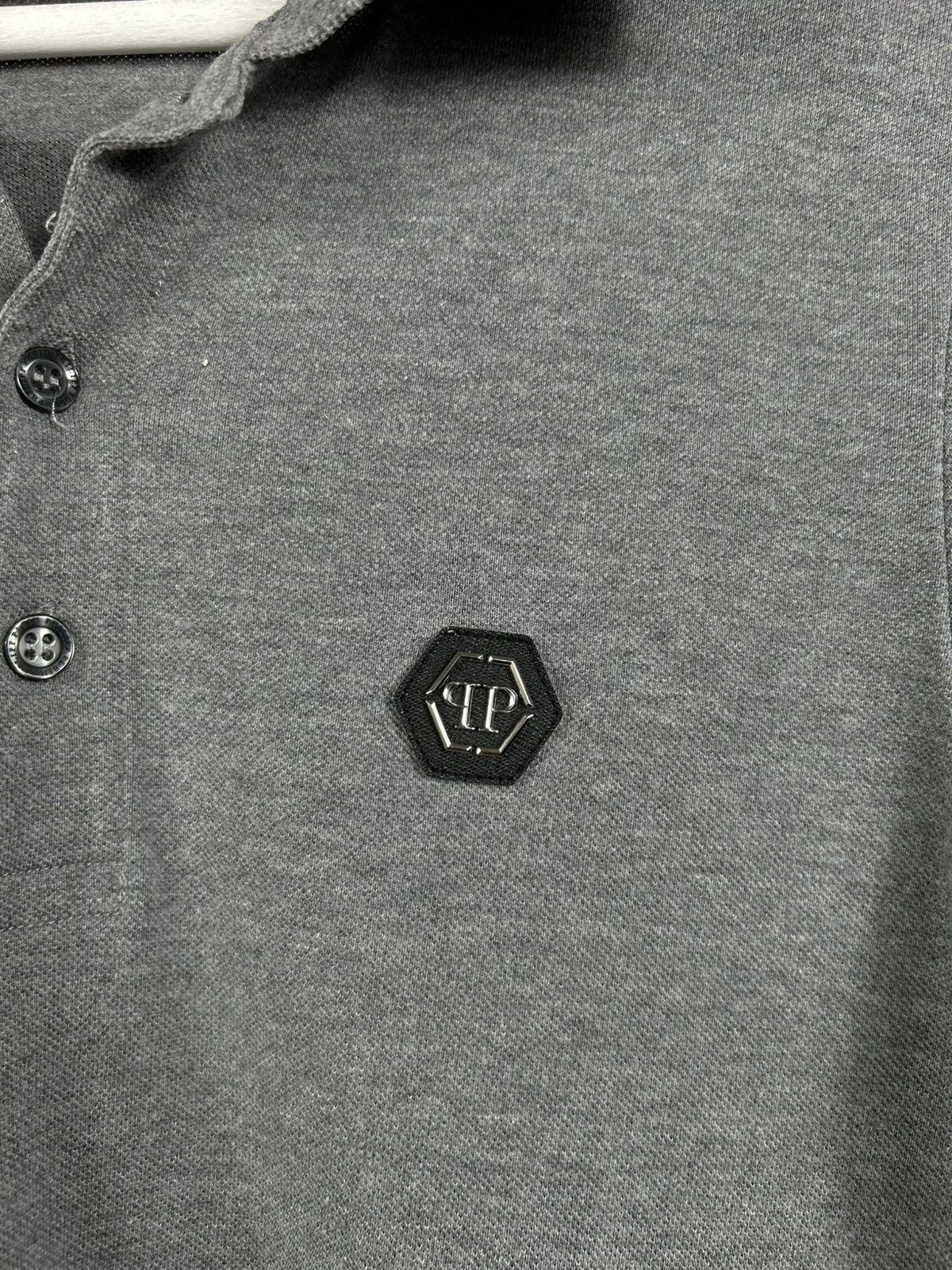 Philipp Plein Philipp Plein 1978 Gray Logo Patch Polo Shirt Size S Size US S / EU 44-46 / 1 - 6 Thumbnail