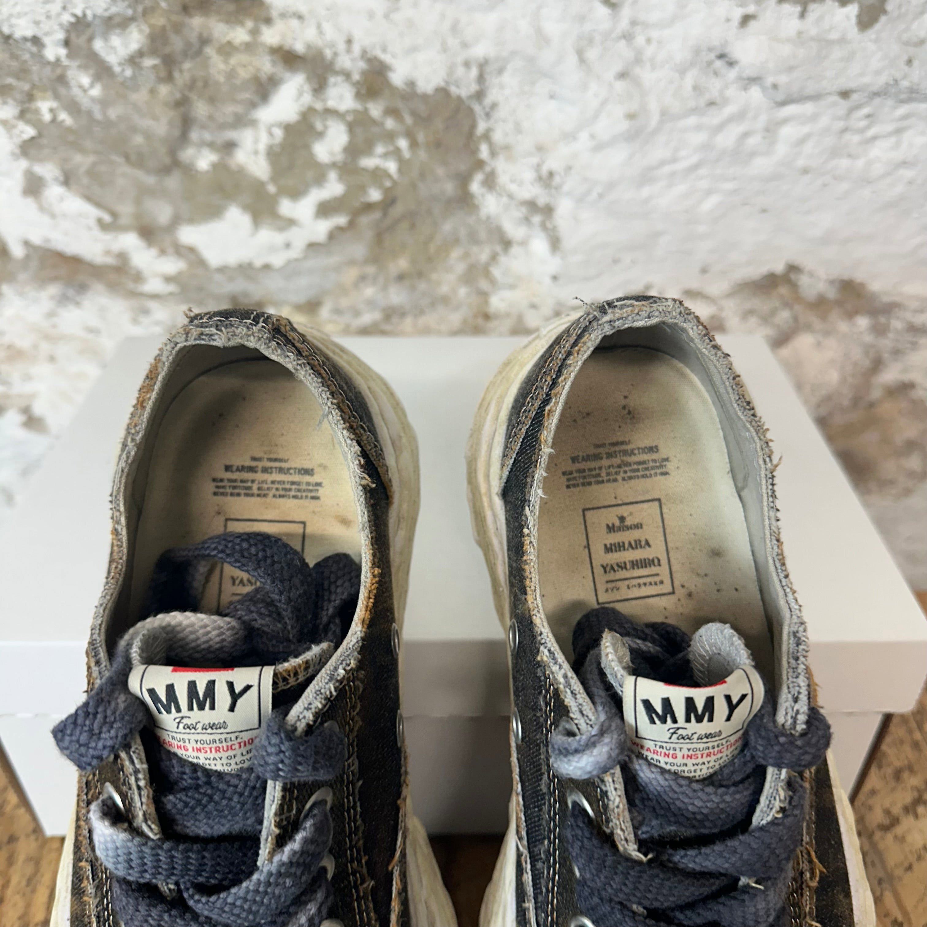 Other Maison Mihara Peter 23 Vintage Black Cream Sneaker Sz 7 (40) Size US 7 / EU 40 - 4 Thumbnail