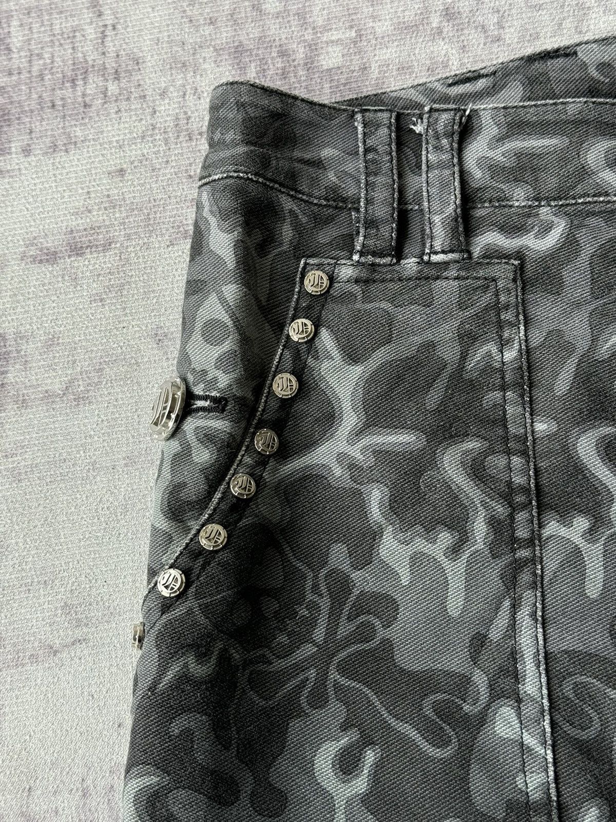 Japanese Brand × Vintage Dance With Dragon Studded Skull Punk Poem Short Denim Size US 30 / EU 46 - 4 Thumbnail