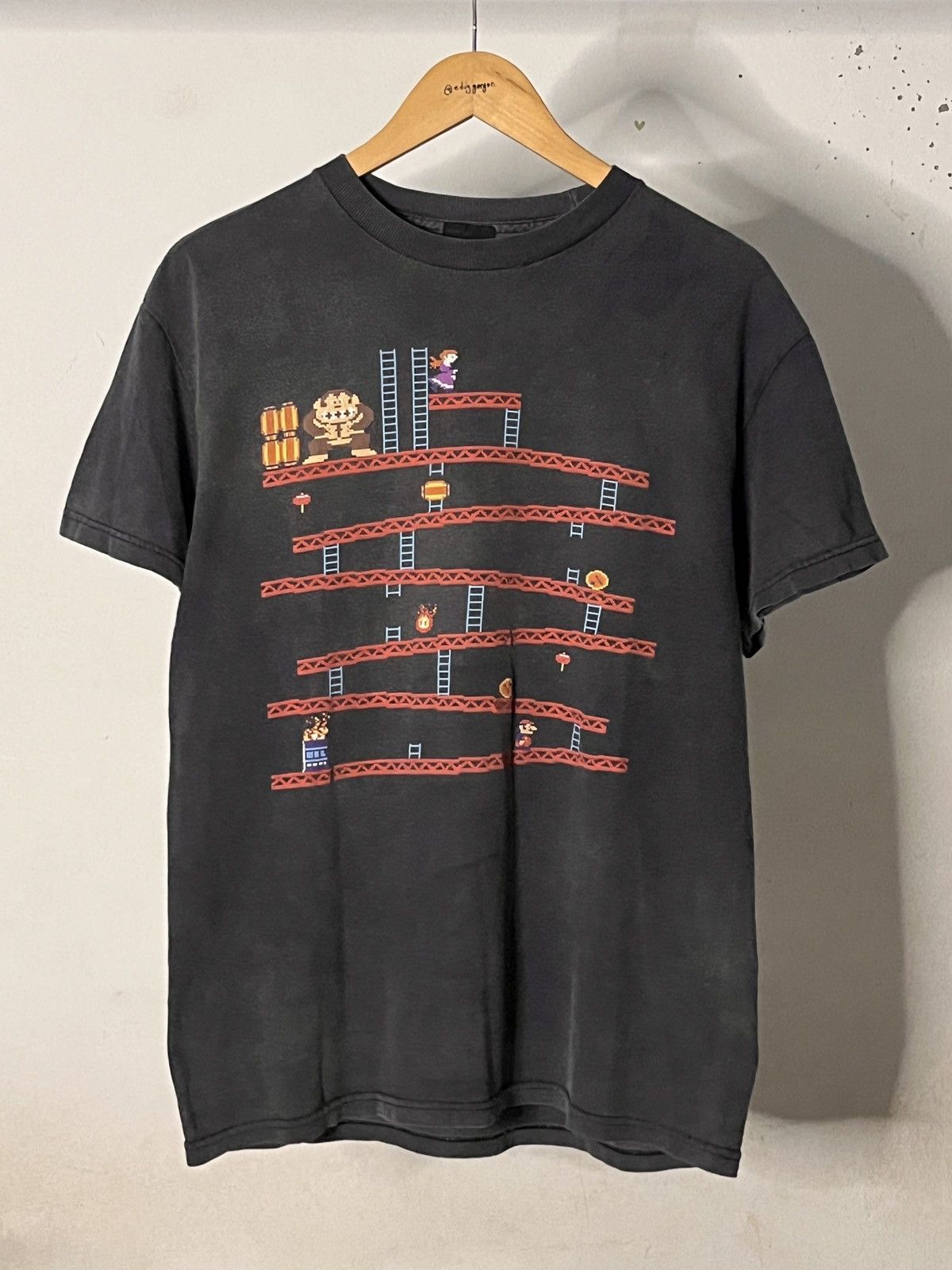 SUN FADED 2006 NINTENDO DONKEY KONG TSHIRT