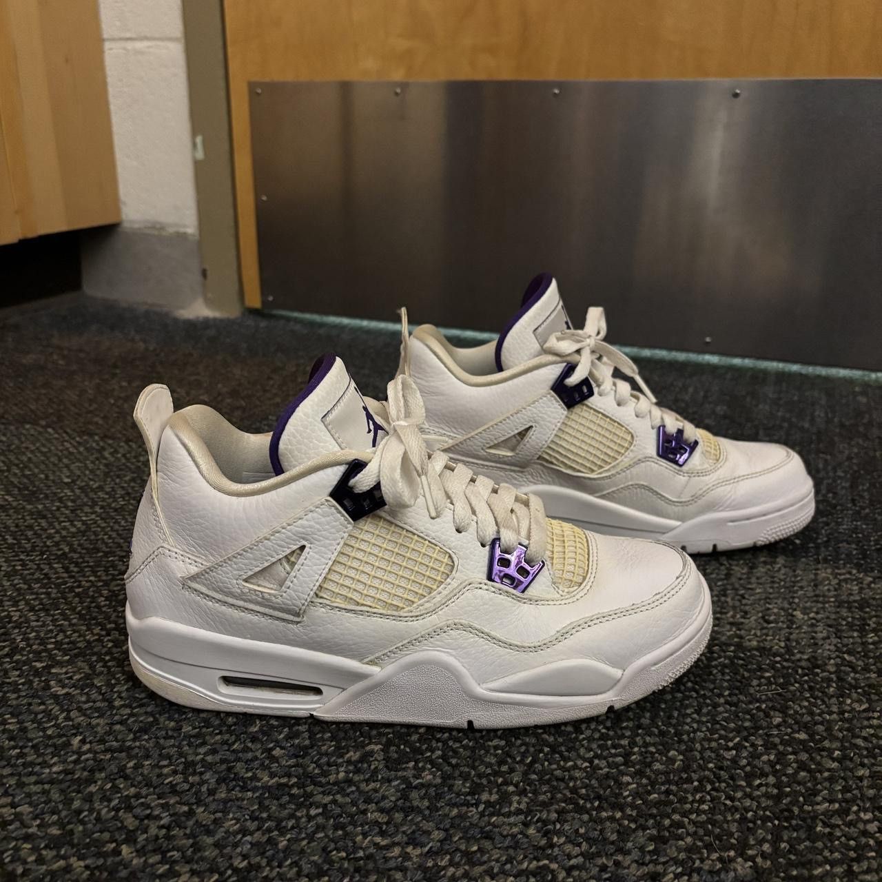 Jordan Brand × Nike Air Jordan 4 Retro ‘Purple Metallic’ 8.5W Size US 8.5 / IT 38.5 - 2 Thumbnail