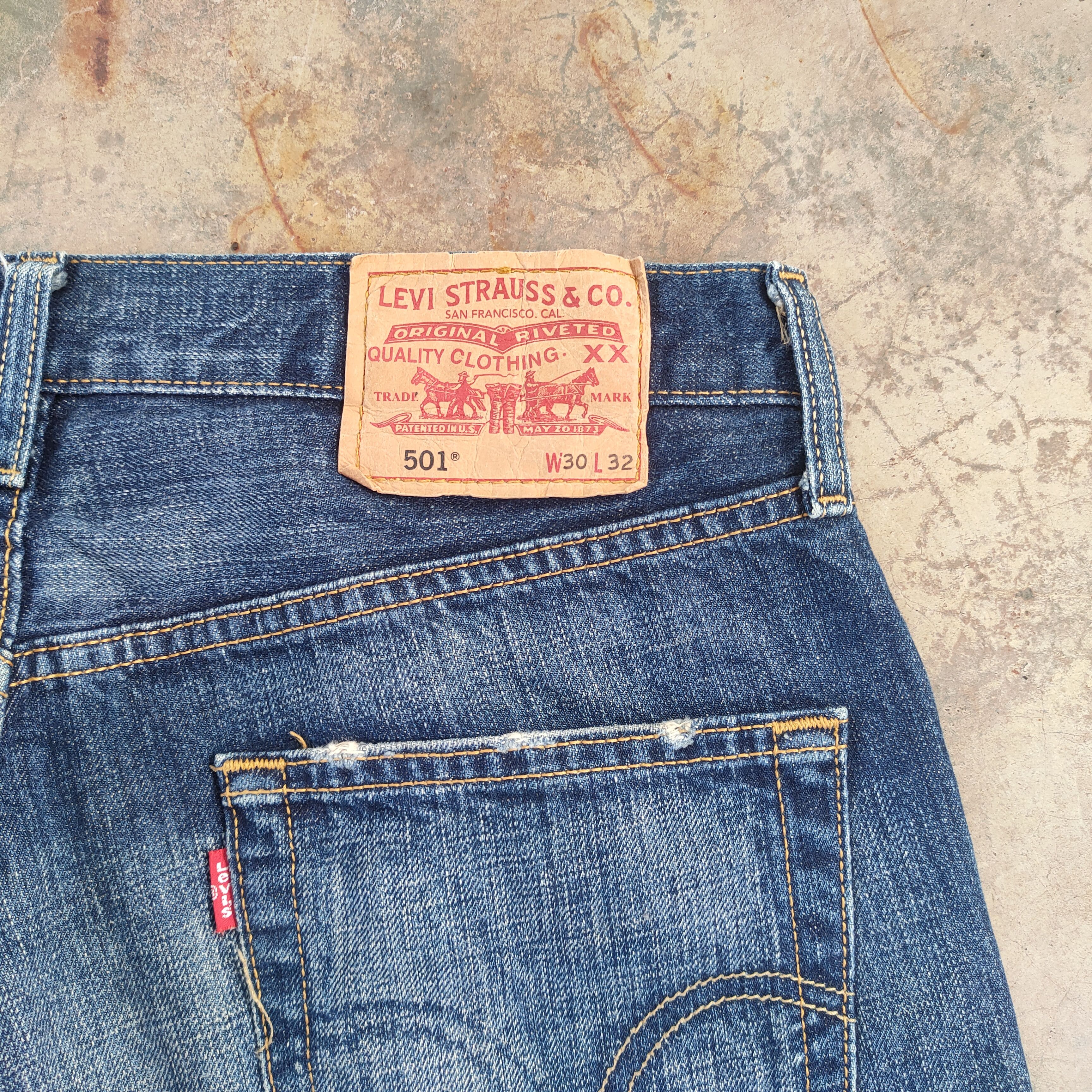 Levi's Vintage Clothing W30 VINTAGE LEVI'S 501 FADED DISTRESSED JEAN PANTS Size US 30 / EU 46 - 12 Thumbnail