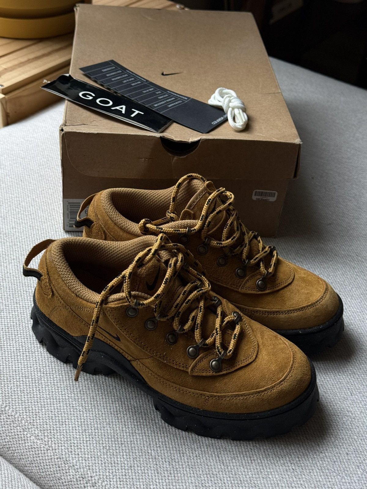 Nike Nike Womens Lahar Low Wheat Size US 6 / IT 36 - 2 Thumbnail