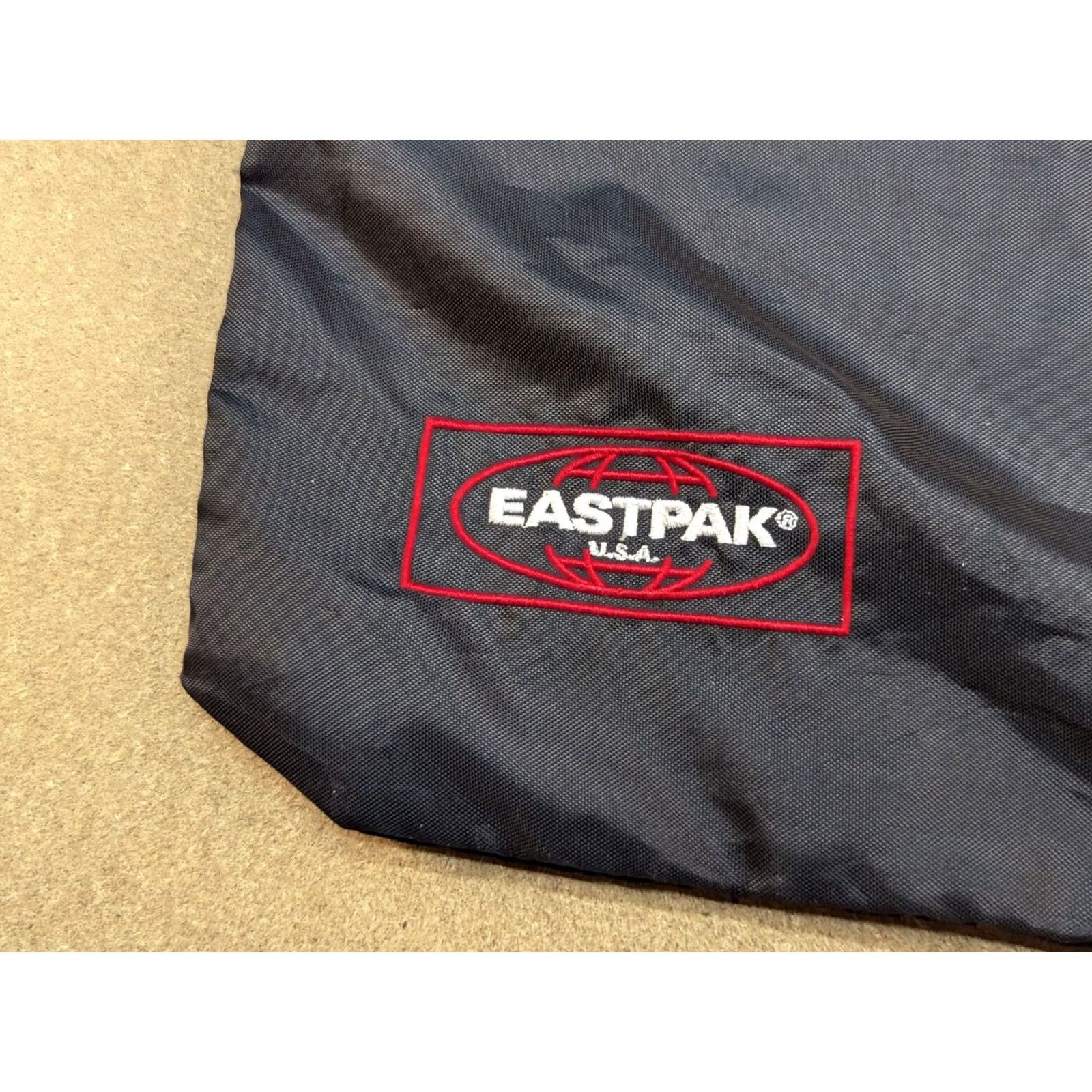 Eastpak Eastpak Black Drawstring Bag Gym Bag Unisex Adults Large Water Resistant Lightweight Sports Size ONE SIZE - 4 Thumbnail