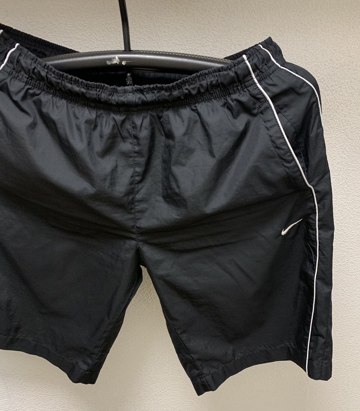 Nike Nike vintage nylon shorts drill y2k M sz black Size US 32 / EU 48 - 4 Thumbnail