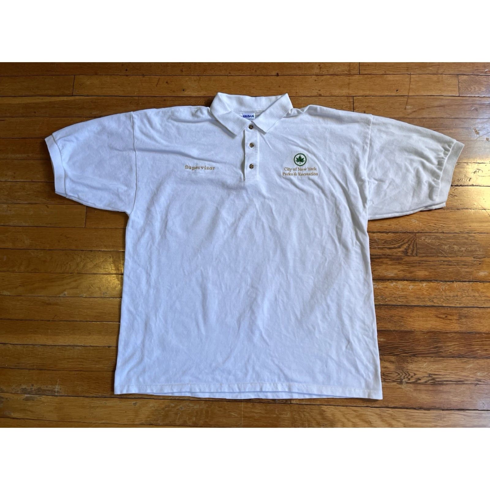 Gildan City of New York Parks and Recreation Staff Polo Shirt Men’s XL White Size US XL / EU 56 / 4 - 2 Thumbnail