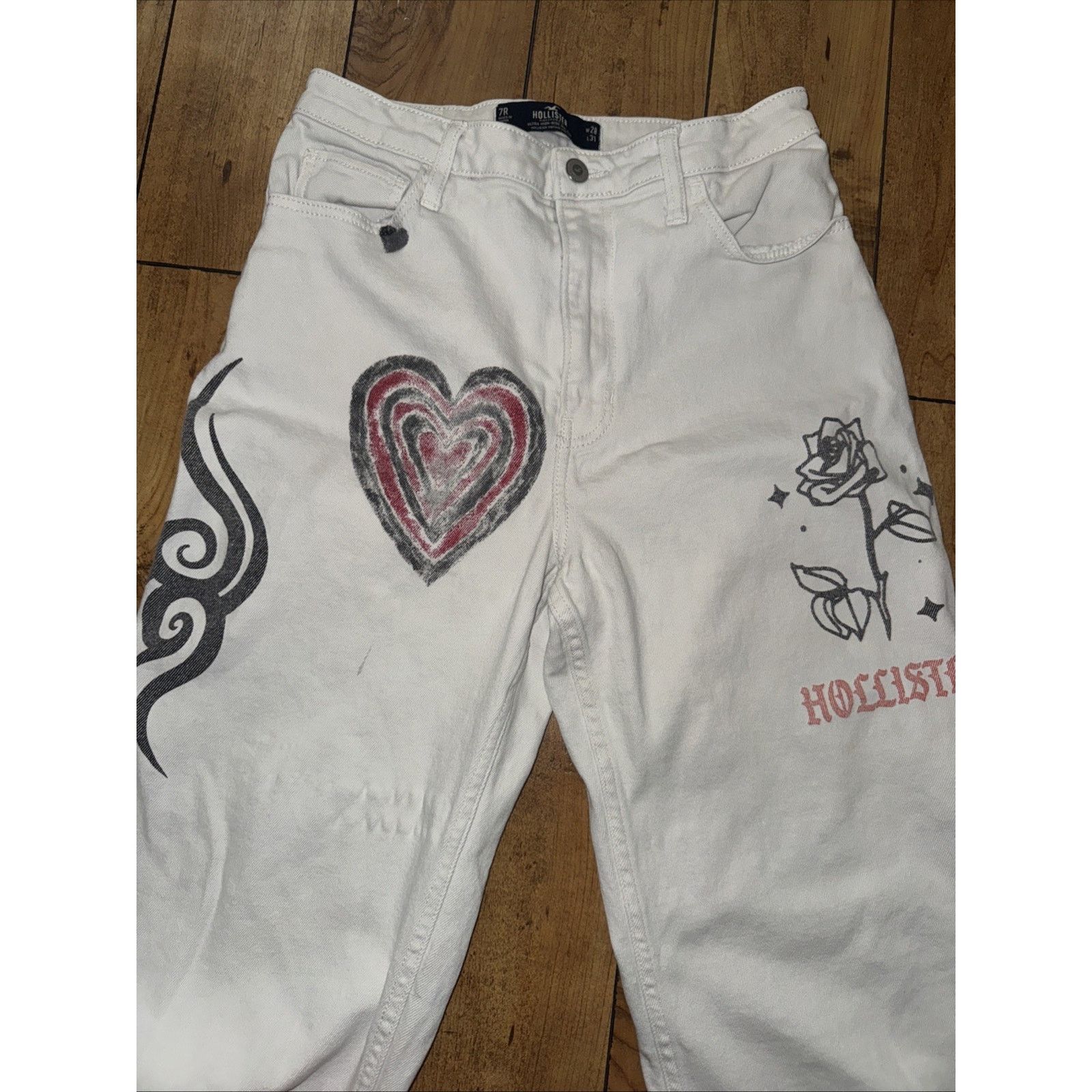 Hollister Hollister Ultra High Rise White Graphic Jeans Size 7R 28x31 Size 28" / US 6 / IT 42 - 3 Thumbnail