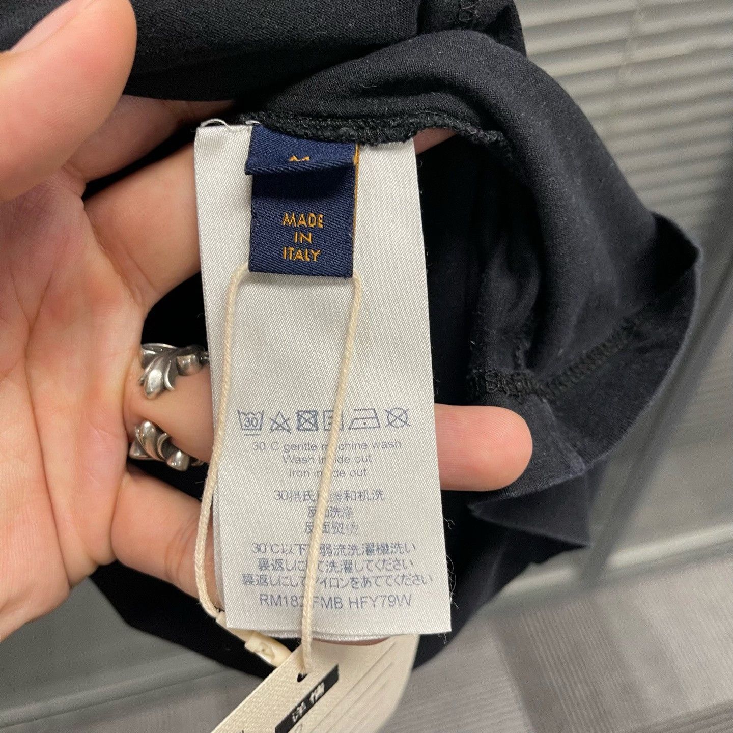 Louis Vuitton Louis Vuitton 'Peace and Love' Graphic T-Shirt Black Size US M / EU 48-50 / 2 - 5 Thumbnail