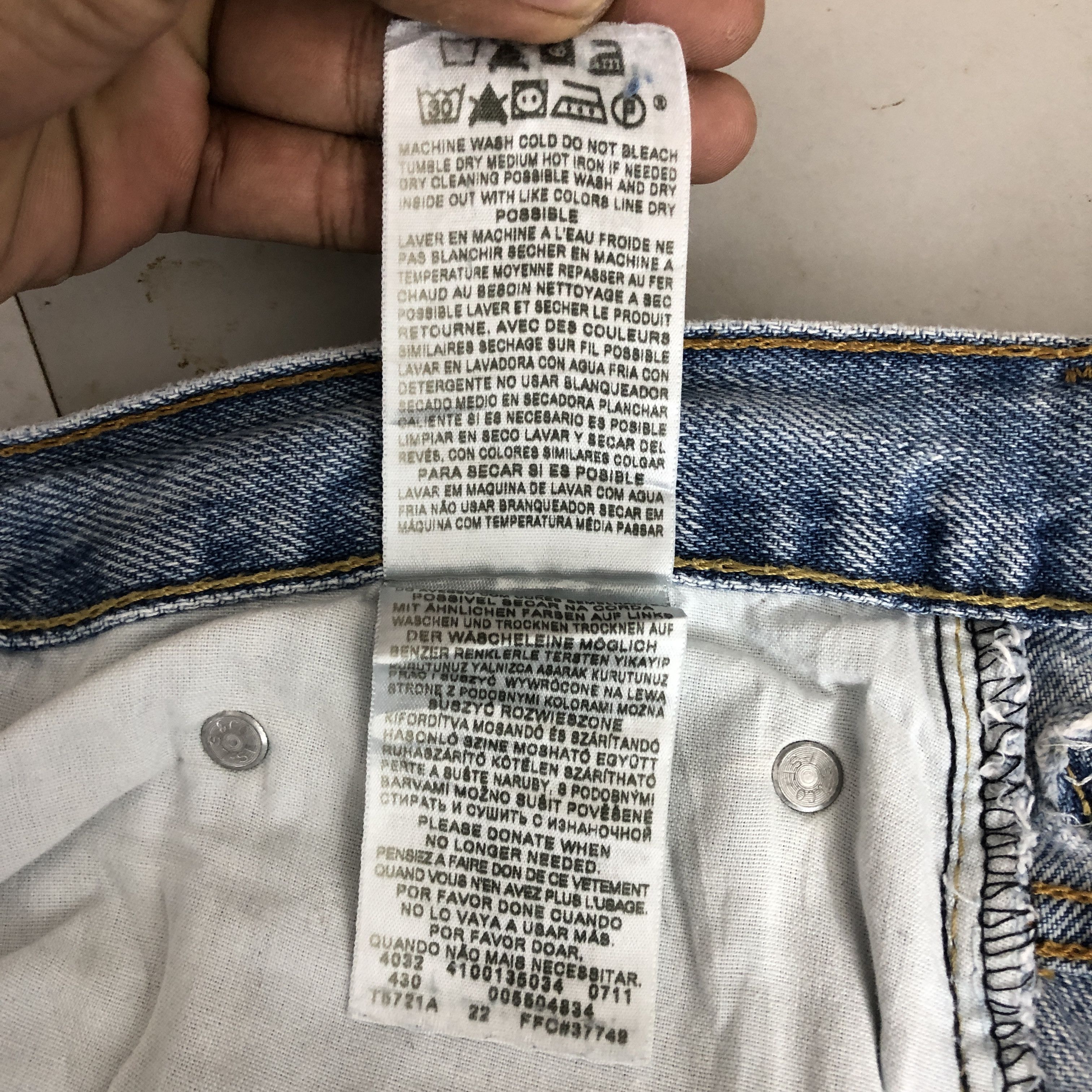 Levi's Vintage Y2K Levis 550 Baggy Light Wash Faded Jeans Denim Size US 36 / EU 52 - 7 Thumbnail