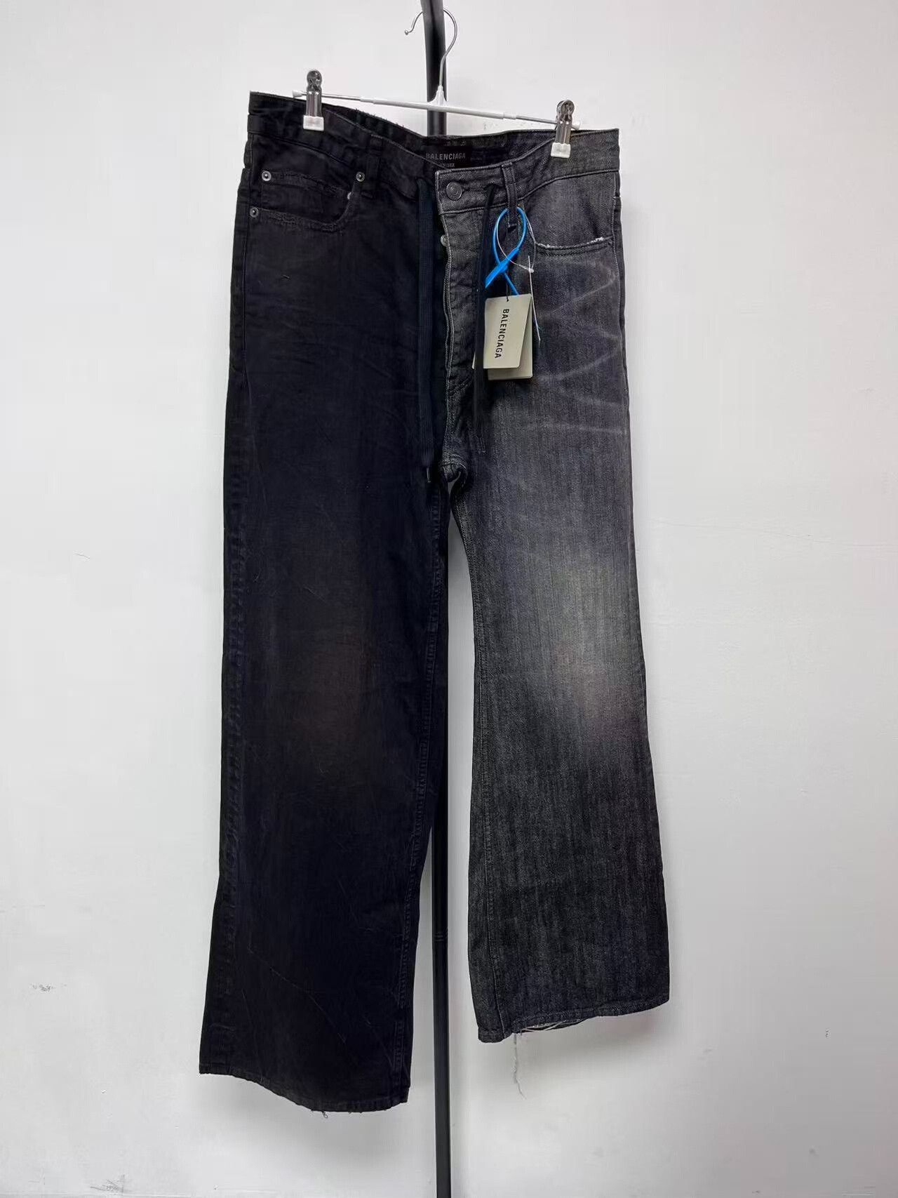 Balenciaga Balenciaga Black Button Side Pocket Jeans Size US 28 / EU 44 - 1 Thumbnail