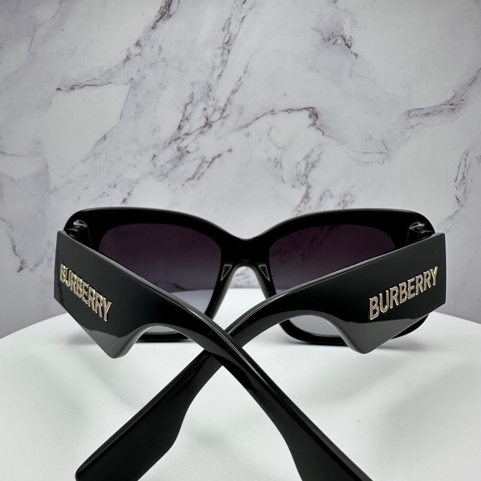 Burberry Burberry Sunglasses Black Acetate Square Gold Metal Logo Size ONE SIZE - 7 Thumbnail