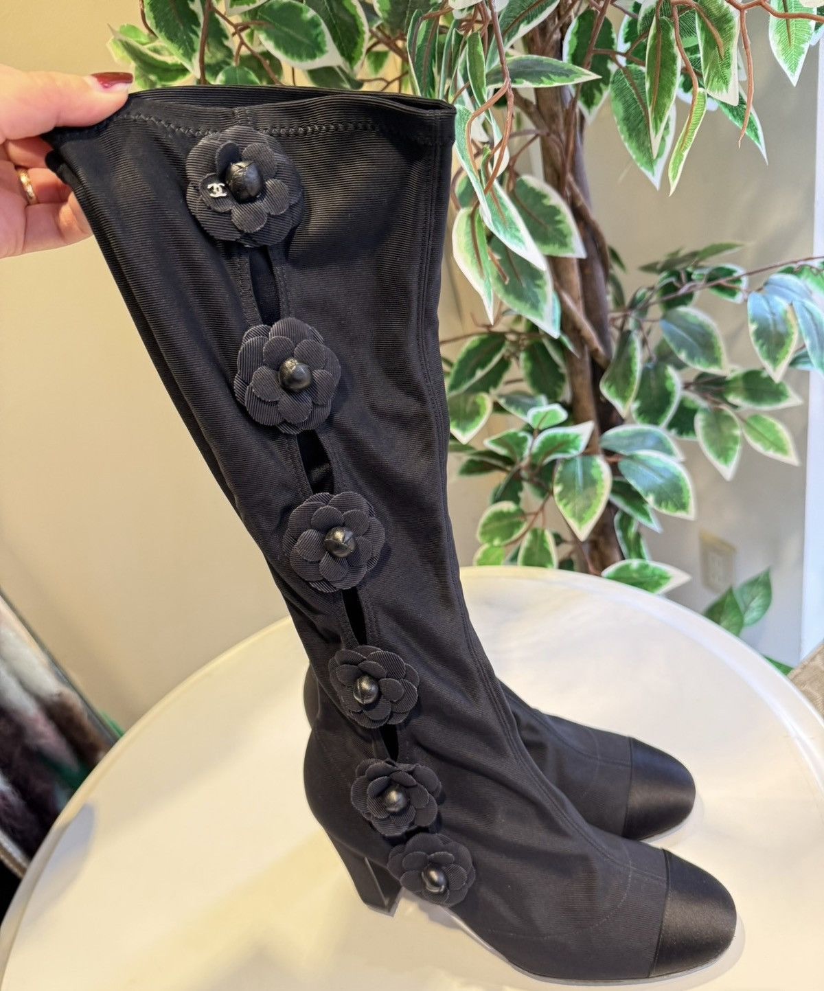 Chanel Chanel camellia hollowed out boots Size US 8 / IT 38 - 1 Thumbnail