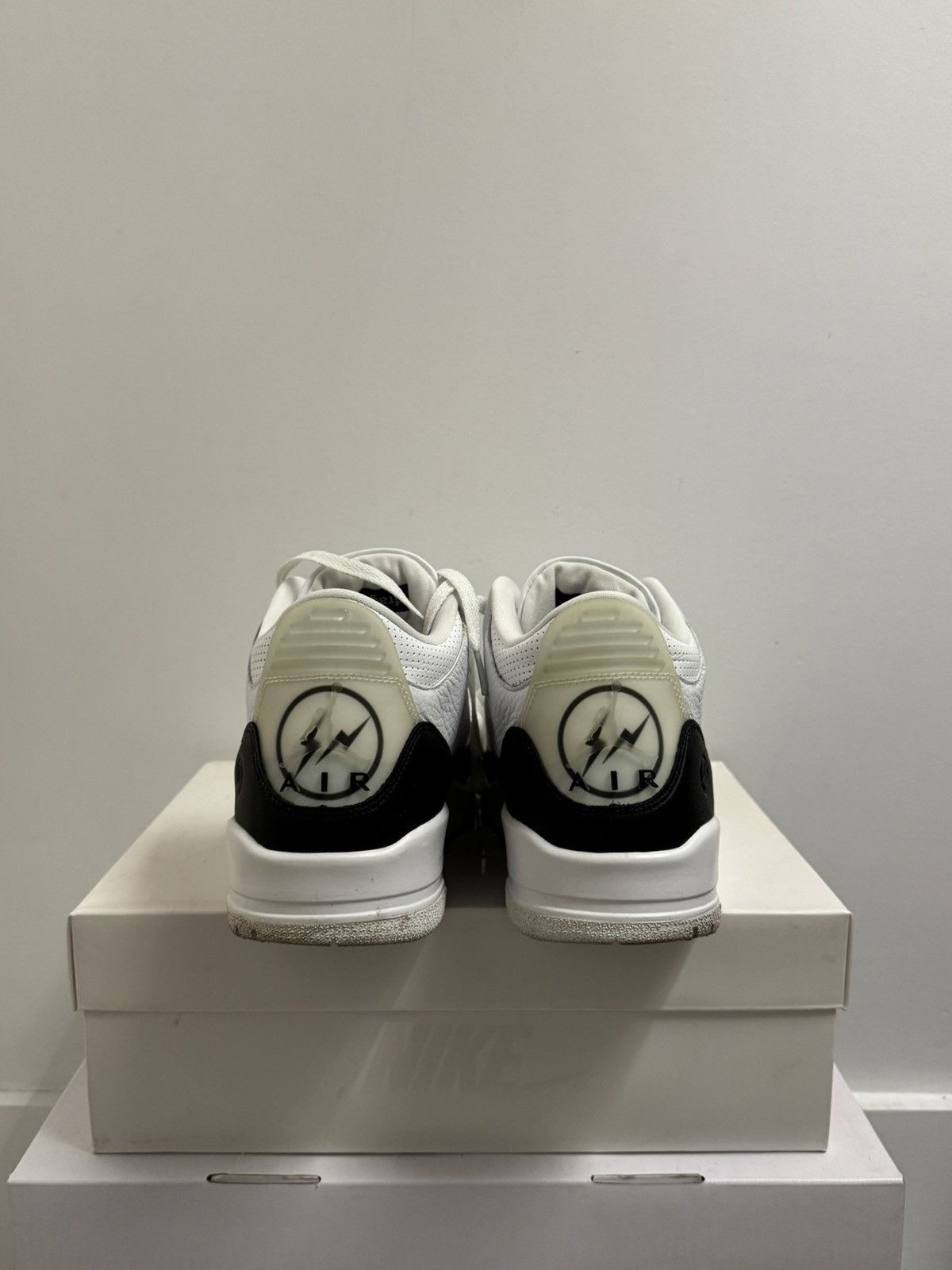 Fragment Design × Nike Air Jordan 3 Retro SP Size US 11 / EU 44 - 3 Thumbnail