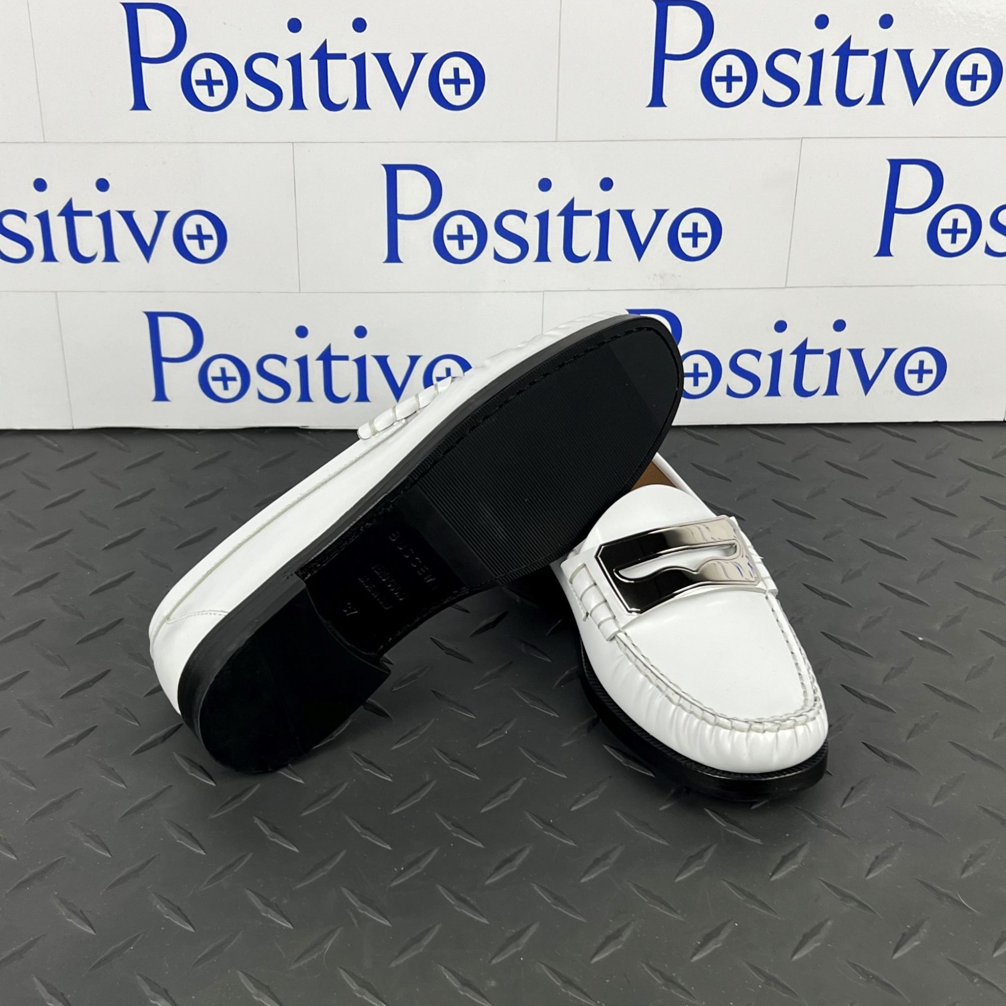 Buscemi Buscemi Town Loafer Off White Leather Loafers US 7 SAMPLE Size US 7 / IT 37 - 5 Thumbnail