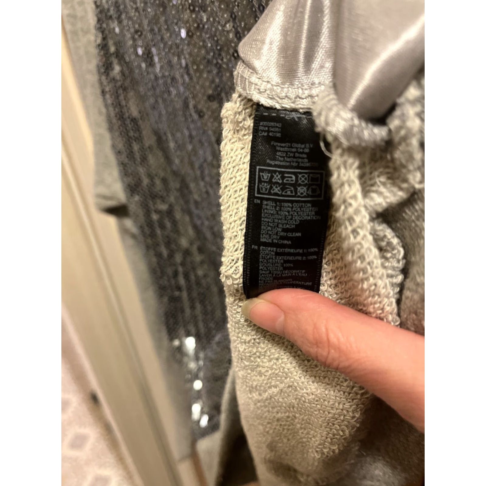 Forever 21 Forever 21 Gray Sequin Covered Front Womens Sweatshirt Size S Size S / US 4 / IT 40 - 3 Thumbnail
