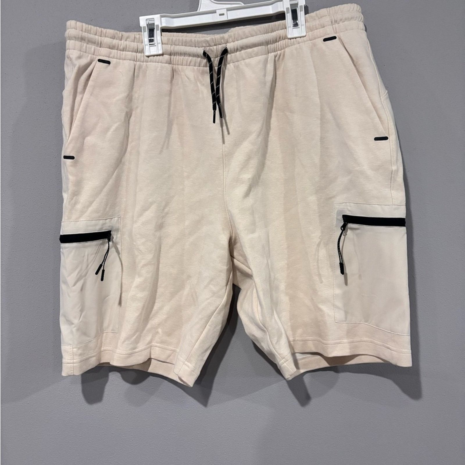 Old Navy Men's Beige Athletic Shorts w/ Black Trim Old Navy Active XL Size US 38 / EU 54 - 4 Thumbnail