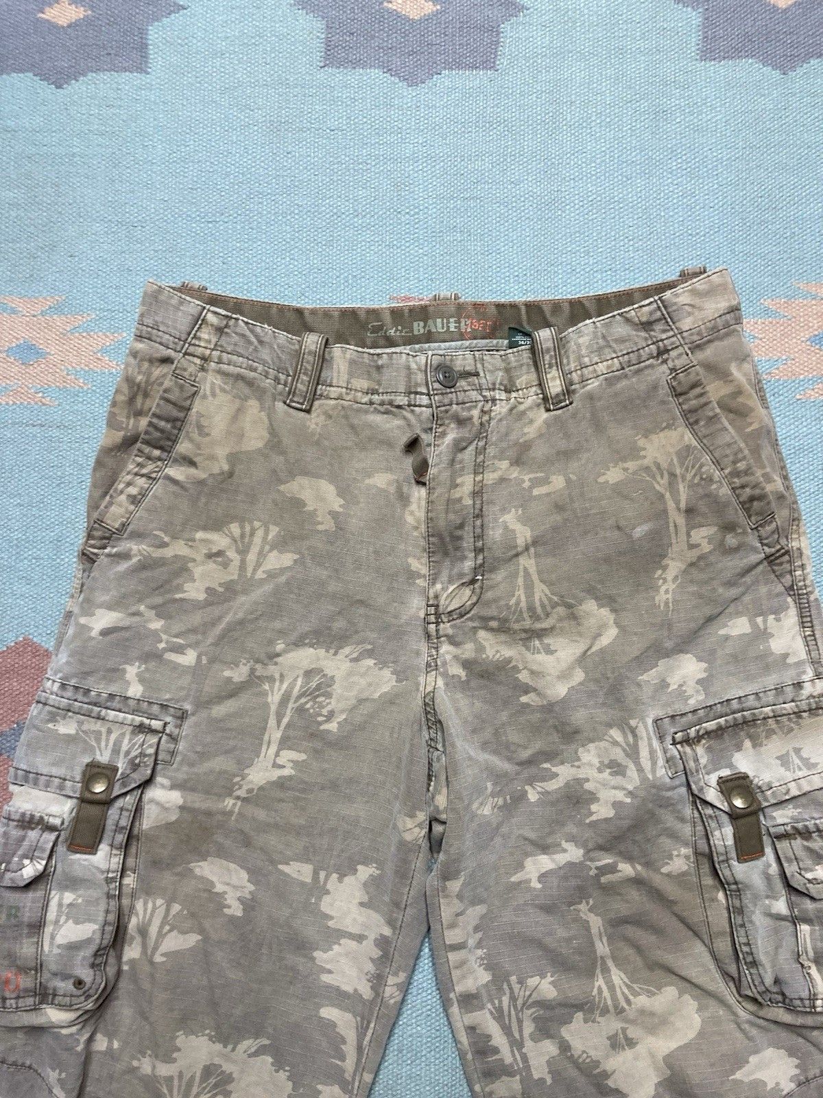 Wrangler Eddie Bauer camo cargo shorts ripstop cotton distressed 34 Size US 34 / EU 50 - 5 Thumbnail
