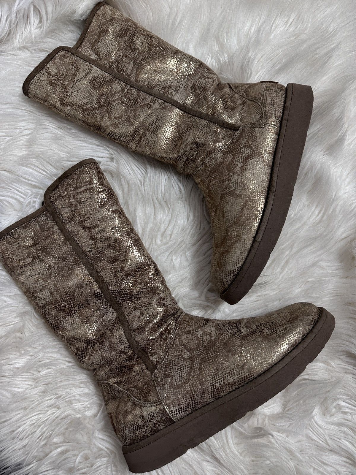 Ugg UGG Y2K Classic Tall Fancy 5998 Chestnut Gold Logo 38 Size US 7 / IT 37 - 1 Thumbnail