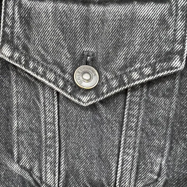 Balenciaga Balenciaga size 34 Black washed to make old pleated short Size S / US 4 / IT 40 - 3 Thumbnail