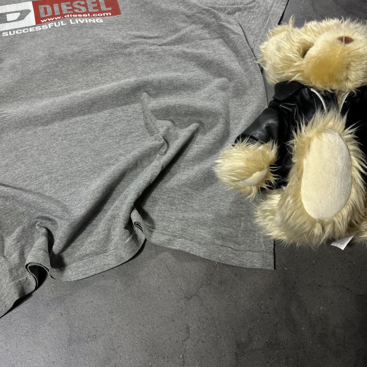 Diesel Vintage 90s Diesel Spellout Big Logo Tshirt Tee Avant Garde Size US XL / EU 56 / 4 - 6 Thumbnail