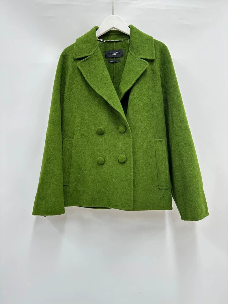 Max Mara Max Mara Solid double-breasted lapel cropped jacket jacket Size M / US 6-8 / IT 42-44 - 1 Thumbnail