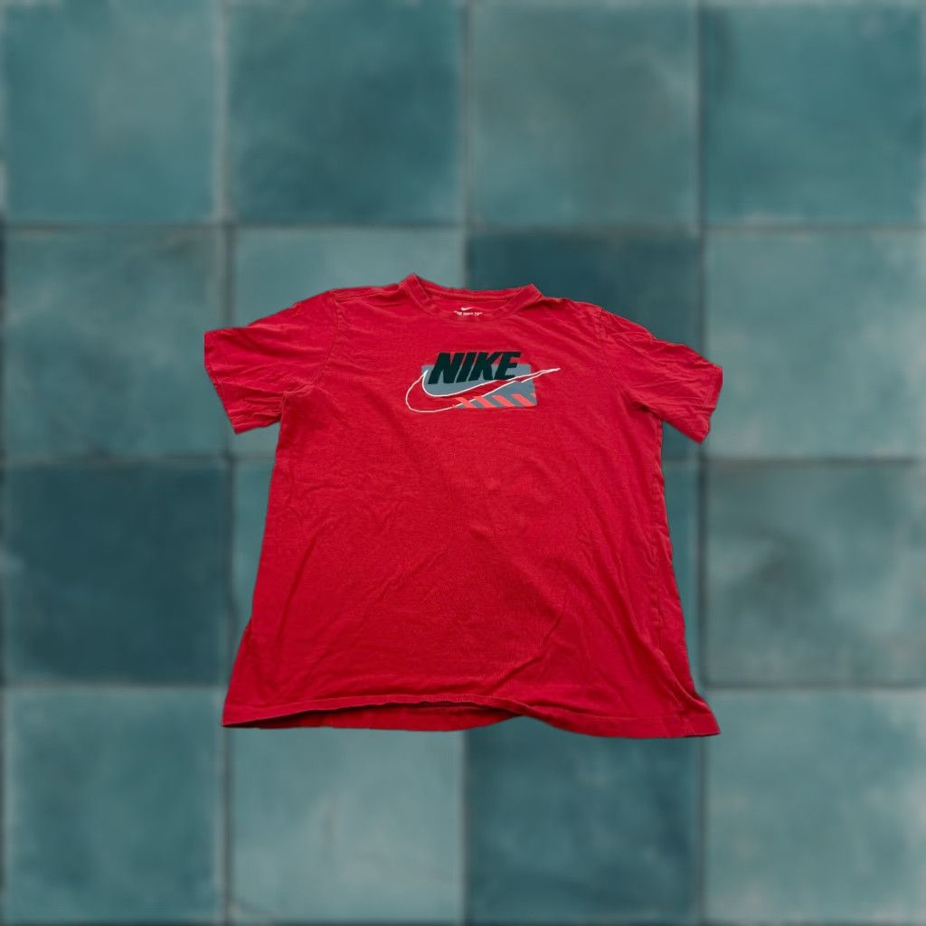 Nike Nike Shirt Mens XL Red Short Sleeve Crew Neck Tee Light Weight Spell Out Logo Outdoor Summer Spring Regular Fit Size US XL / EU 56 / 4 - 1 Thumbnail