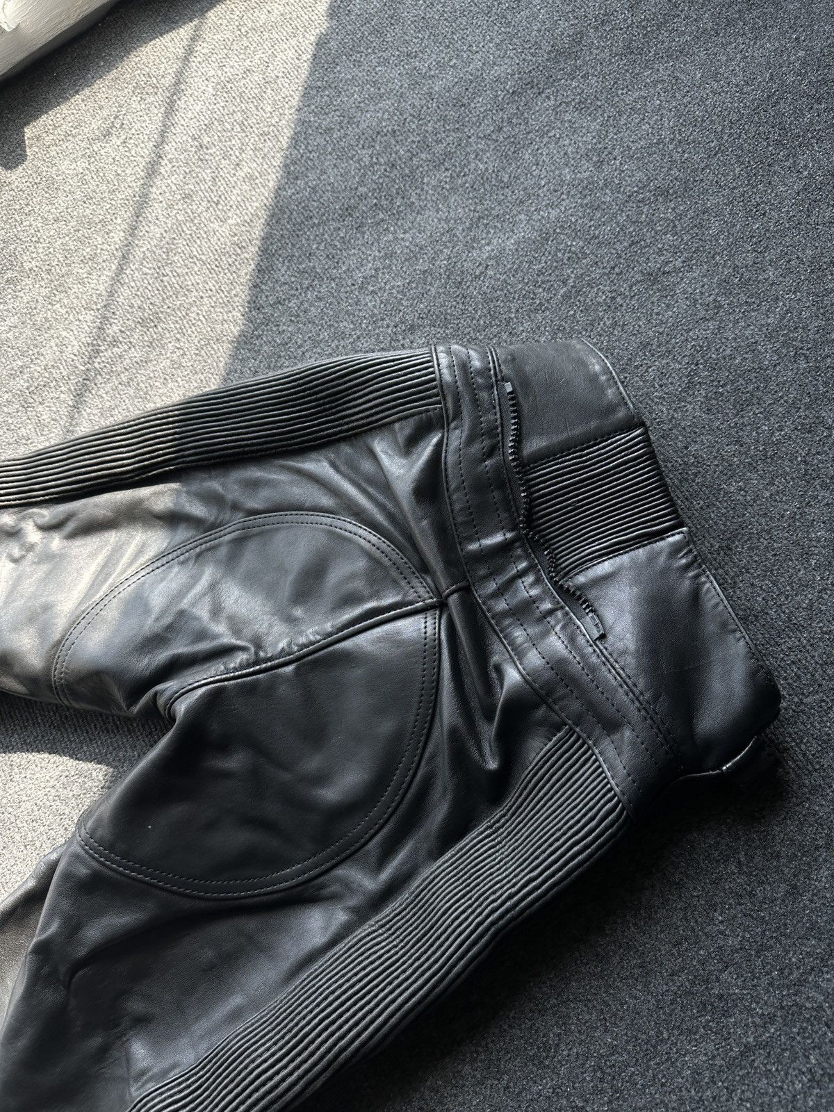 Leather 🚨Vintage leather pants motorcycles Black LUXURY Y2K Size 25" / US 0 / IT 36 - 13 Thumbnail