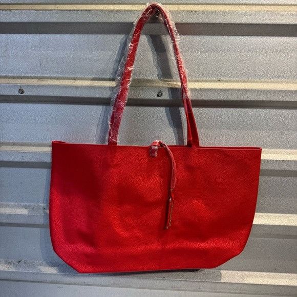 Badgley Mischka NWT BADGLEY MISCHKA DECORATIVE CHAIN RED TOTE Size ONE SIZE - 6 Thumbnail