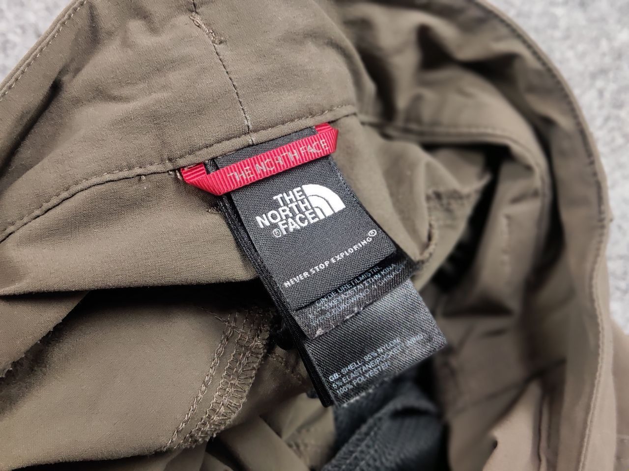 The North Face Vintage The North Face Cargo Track Hiking Pants x Shorts Size US 31 - 18 Thumbnail