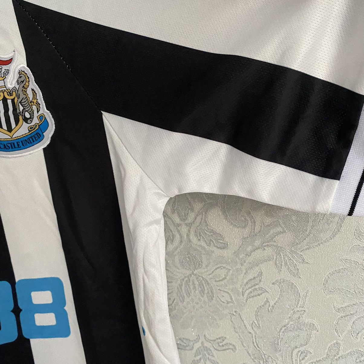 Band Tees Newcastle United Home Jersey 22/23 Size US M / EU 48-50 / 2 - 5 Thumbnail