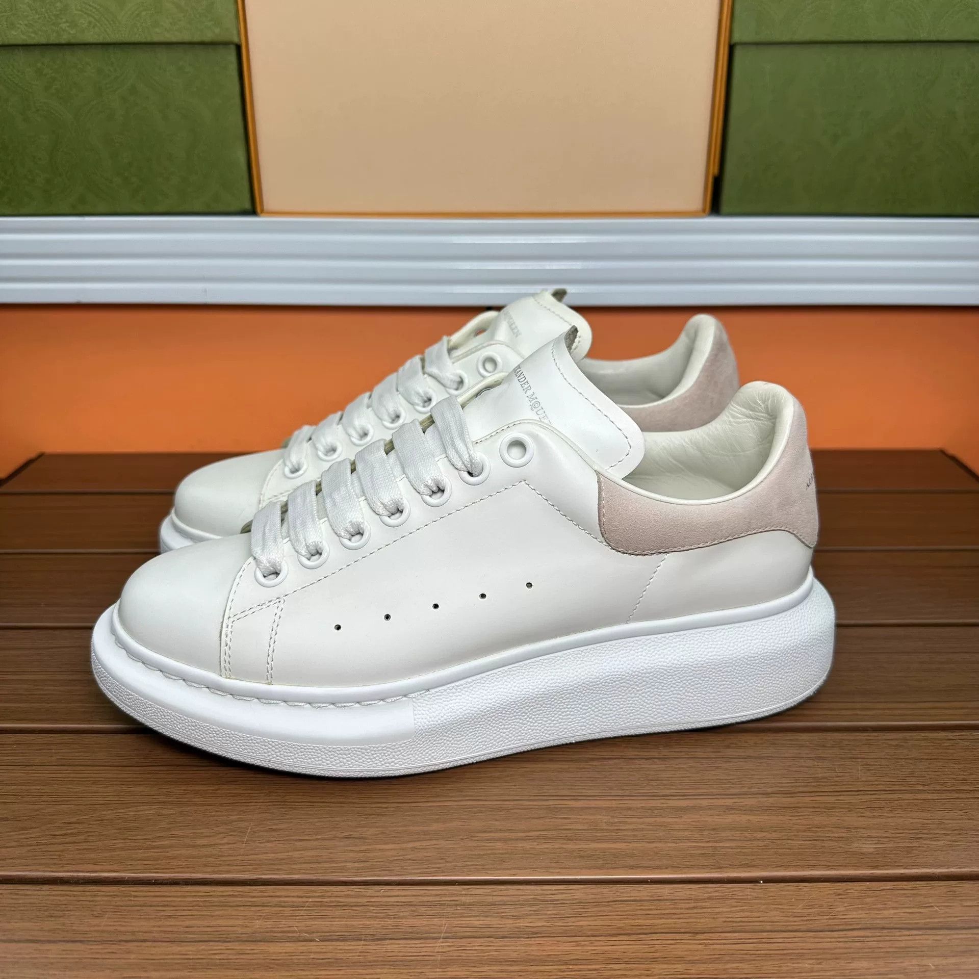 Alexander McQueen Alexander McQueen Pink Lowtop Sneakers it_39-5 Women Size US 9.5 / IT 39.5 - 1 Thumbnail