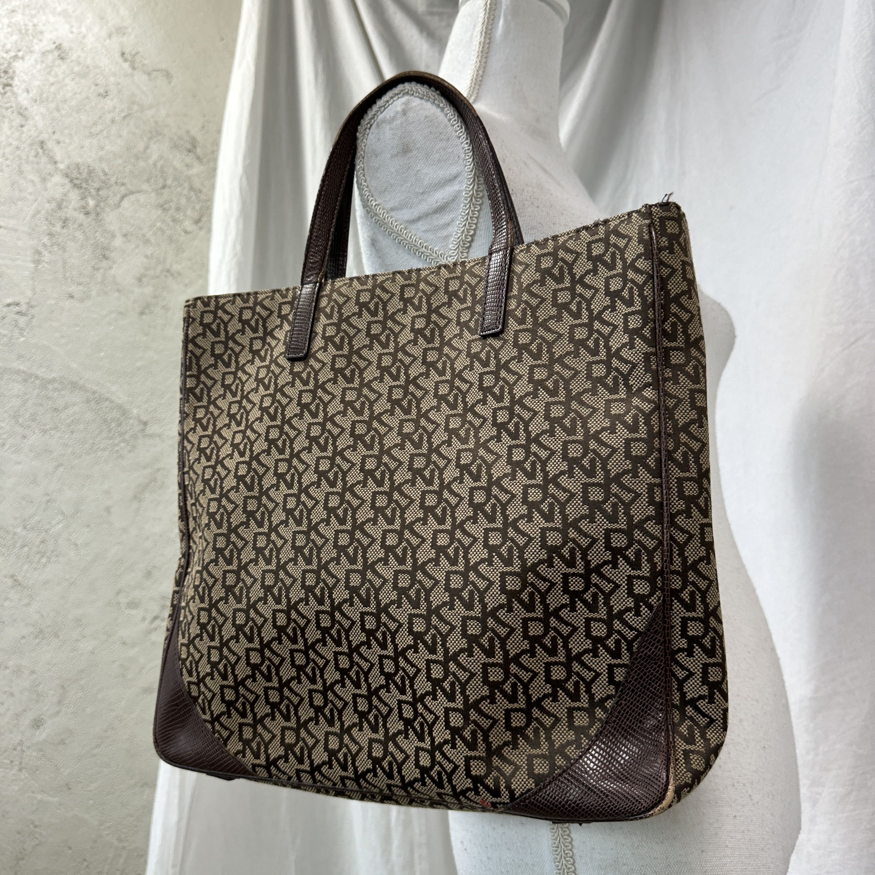 DKNY Vintage Casual Preppy Old Money DKNY Bag Y2K Size ONE SIZE - 4 Thumbnail