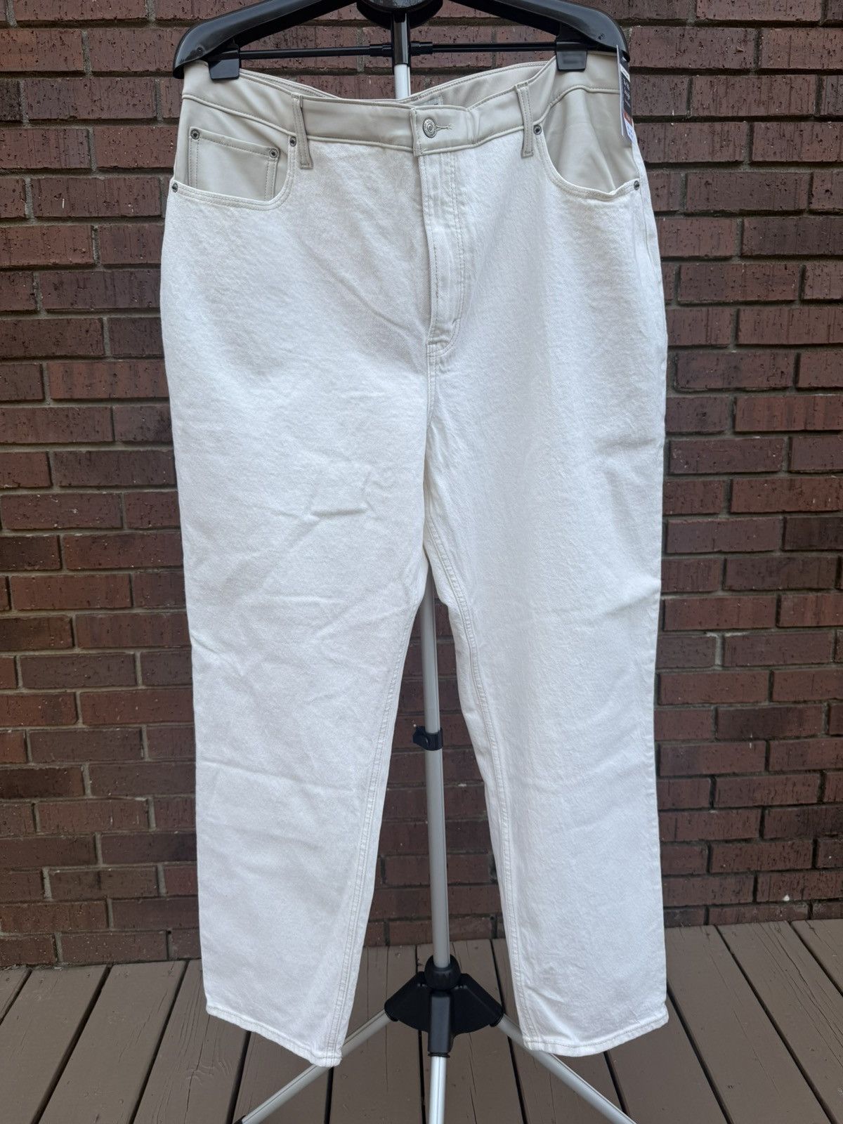 Abercrombie & Fitch ABERCROMBIE FITCH Curve Love Ultra High Rise Straight Jeans Size 41" - 1 Thumbnail
