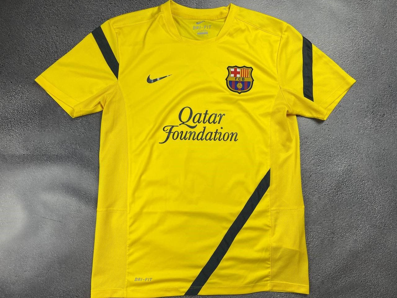 Other Barcelona 2011/2012 Nike Training Football Soccer Jersey Size US M / EU 48-50 / 2 - 1 Thumbnail