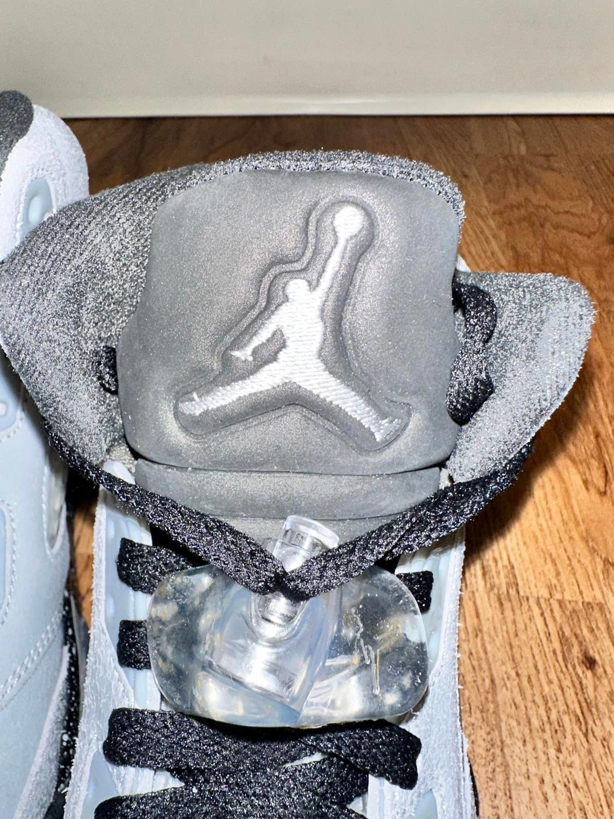 Jordan Brand Jordan 5 Retro Wolf Grey (GS) Size US 5 / EU 37 - 7 Thumbnail