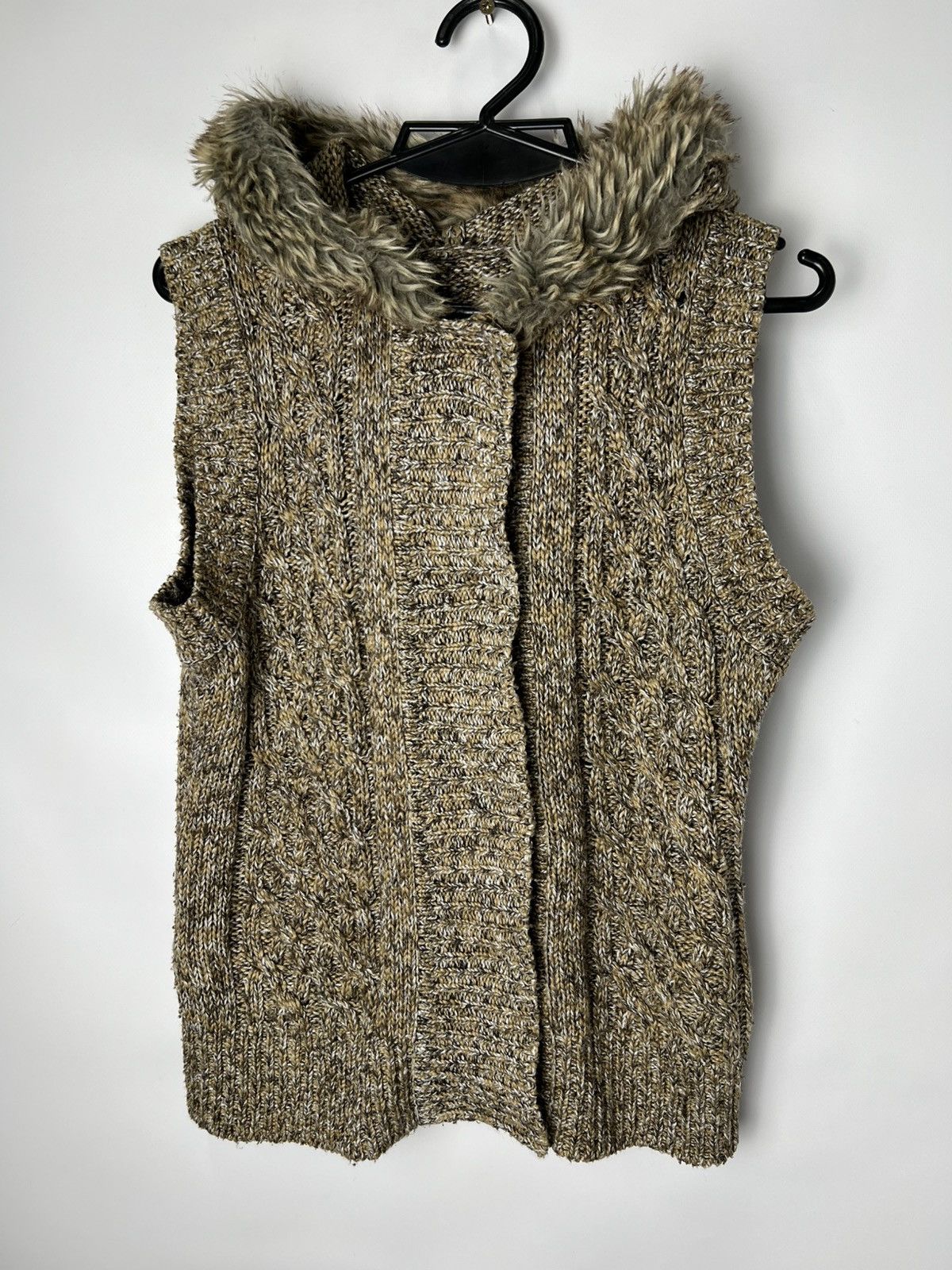 Japanese Brand Vintage Avant Garde Y2k Knit Pullover Faux Fur Sweater Vest Size S / US 4 / IT 40 - 1 Thumbnail